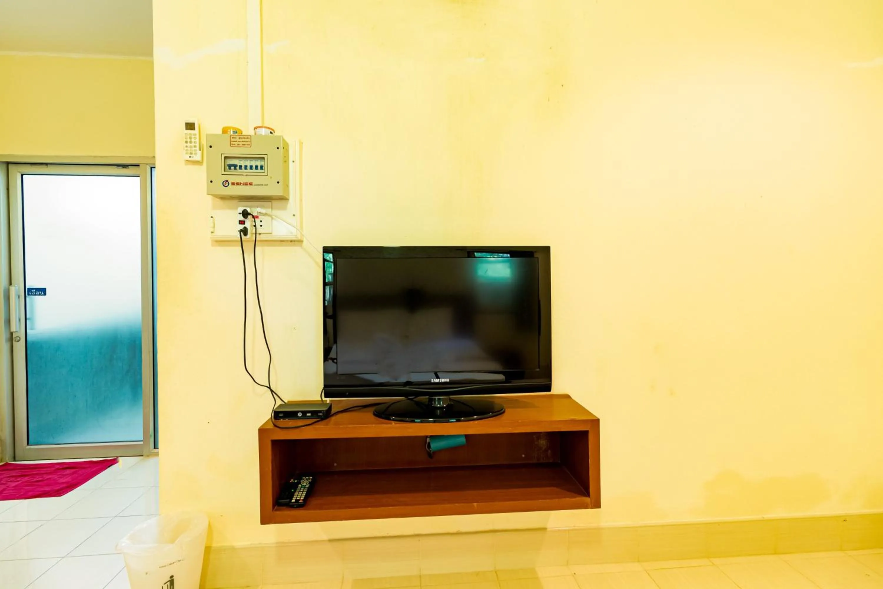 TV and multimedia, Bed in Ban Suan Chomdao Resort