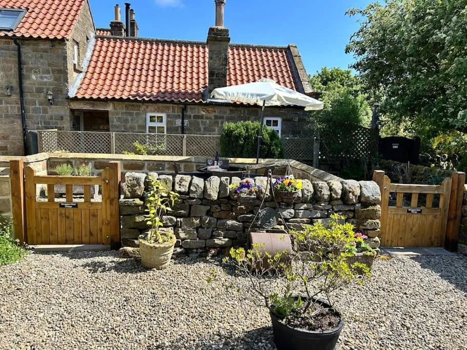 Garden in Smugglers Rock Cottages