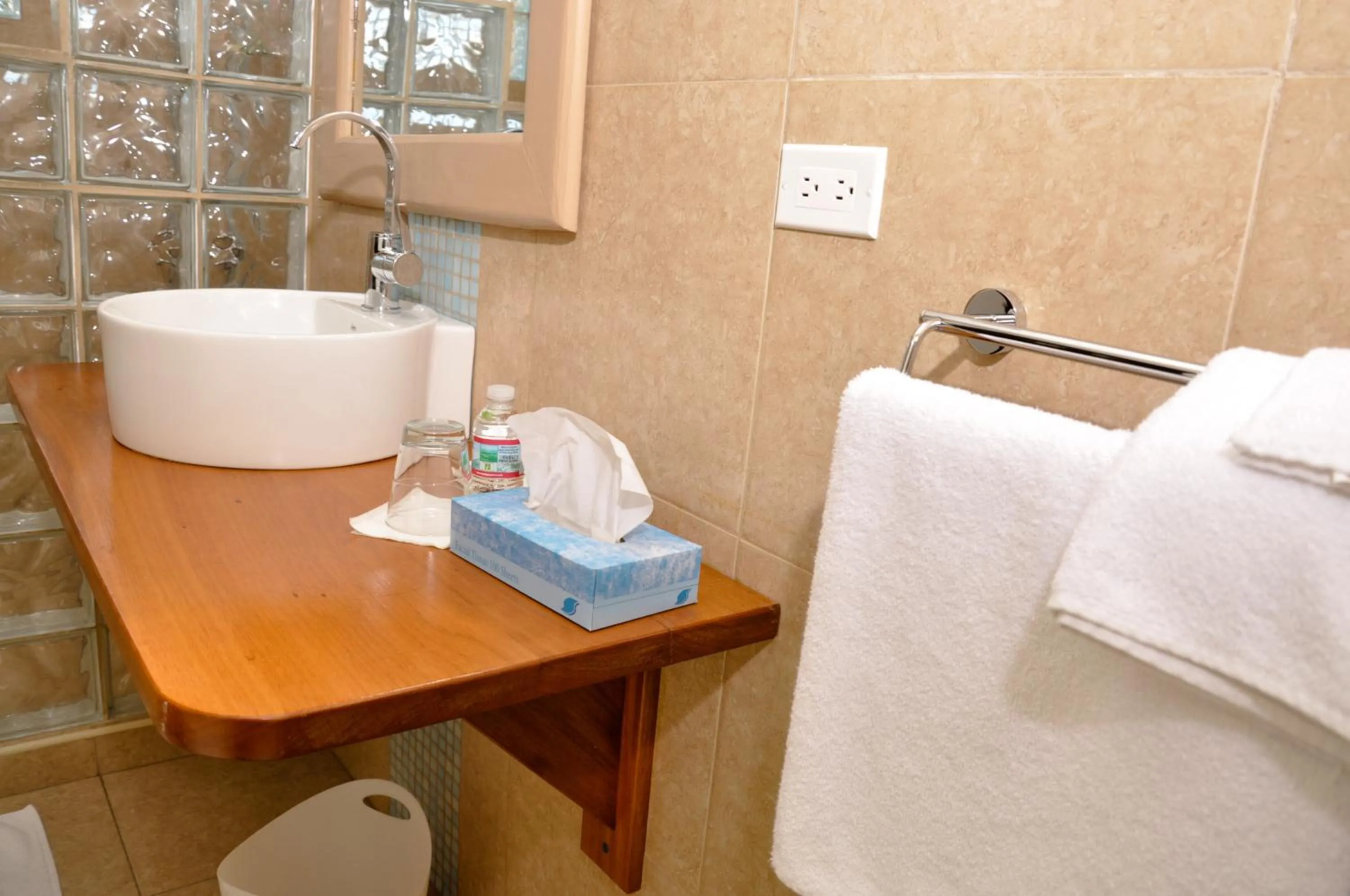 Bathroom in Allamanda Hotel