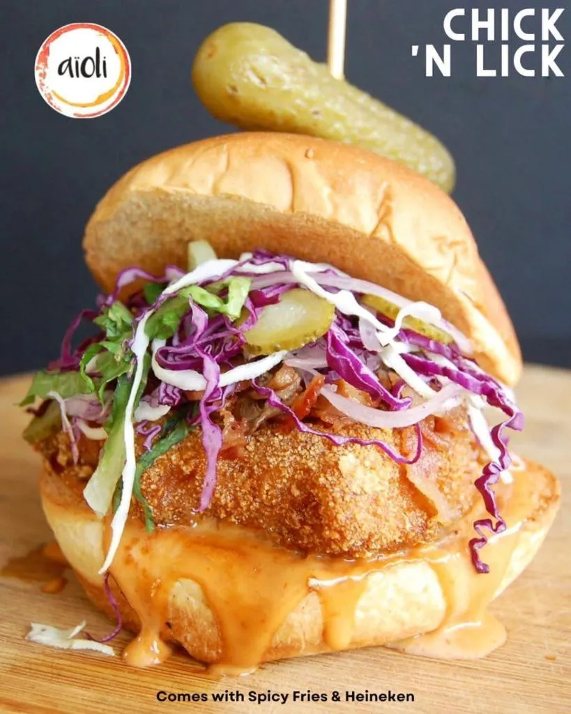 Restaurant/places to eat in Allamanda Hotel