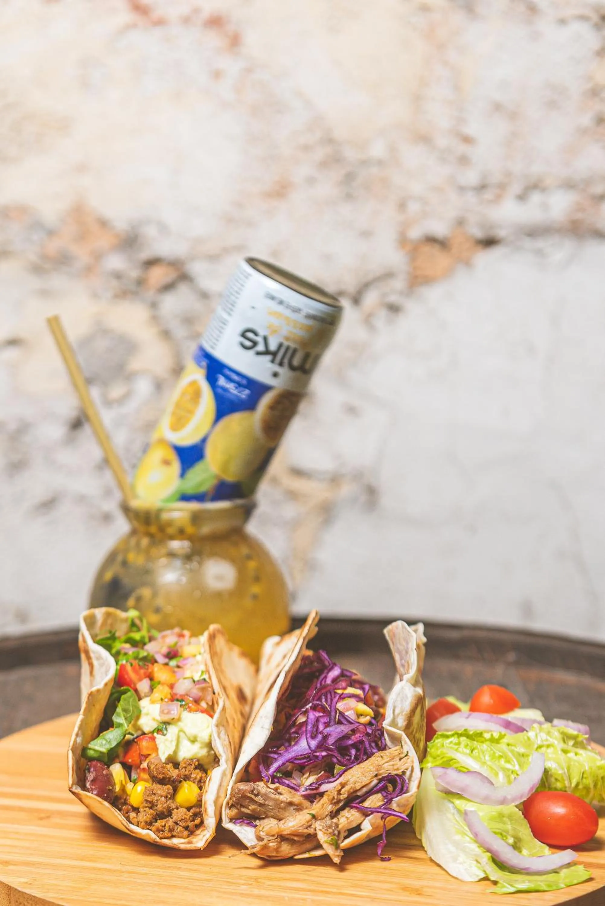 Restaurant/places to eat in Allamanda Hotel