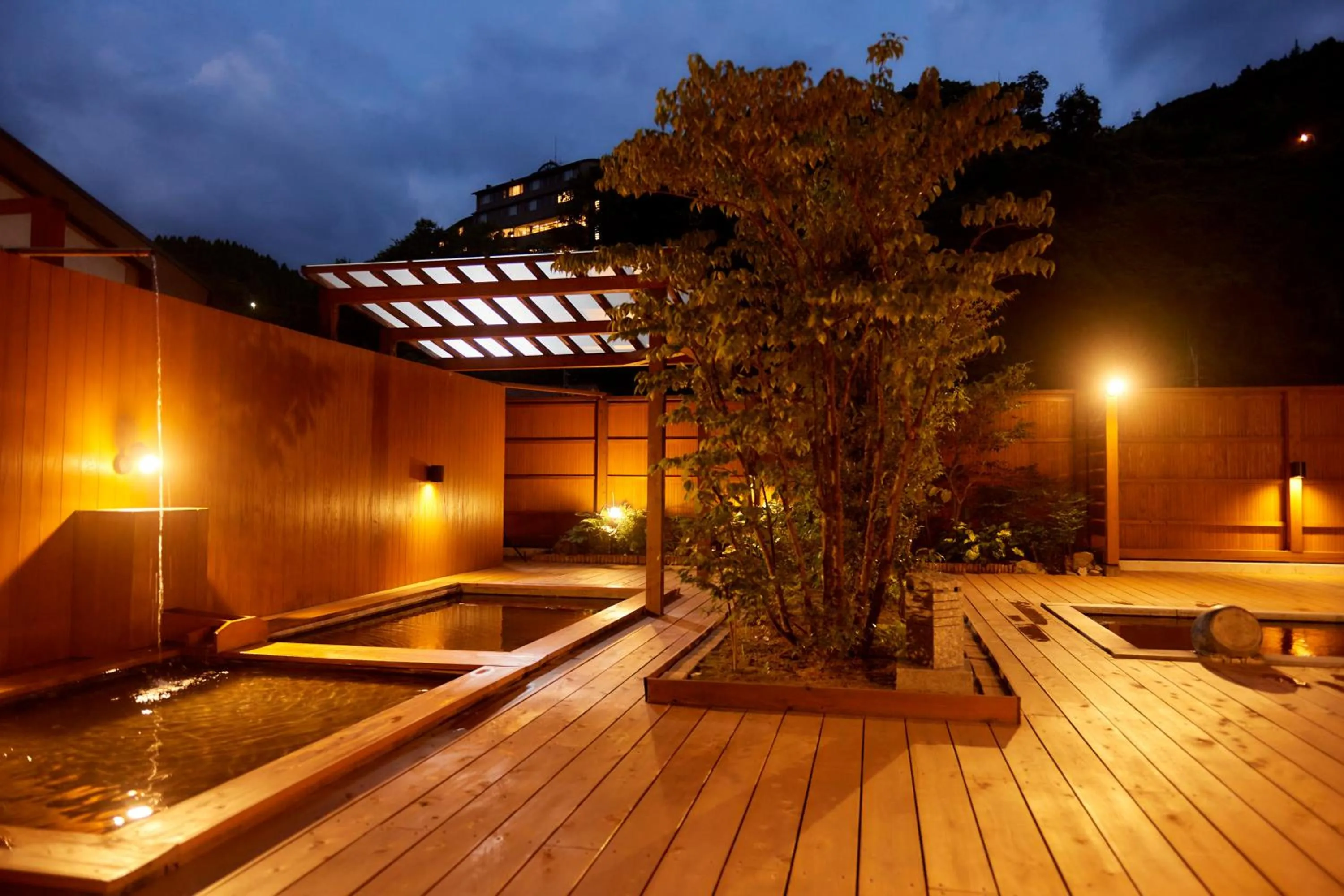 Hot Spring Bath in Seitenkaku