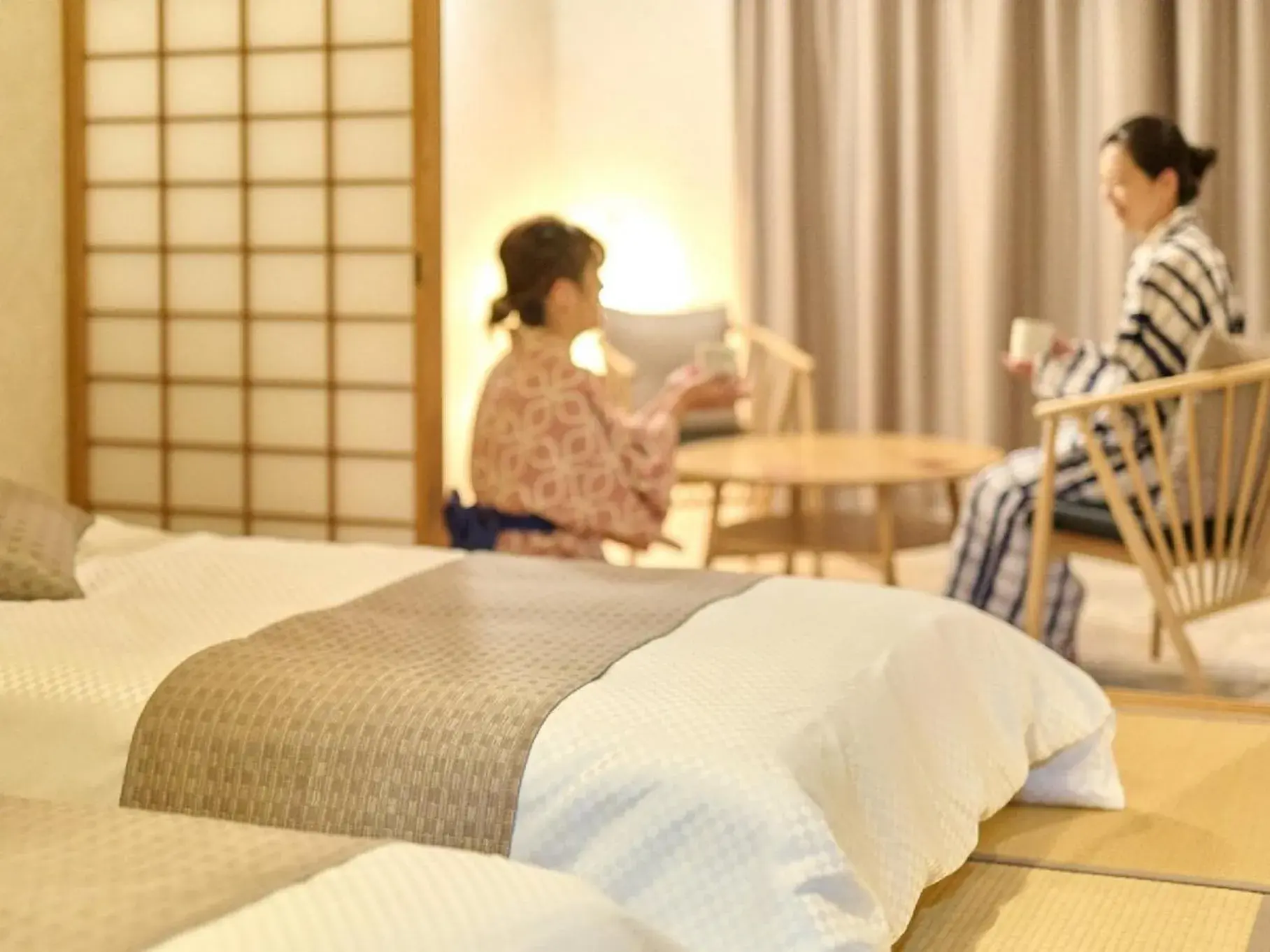 People, Bed in Seitenkaku People, Bed in Seitenkaku