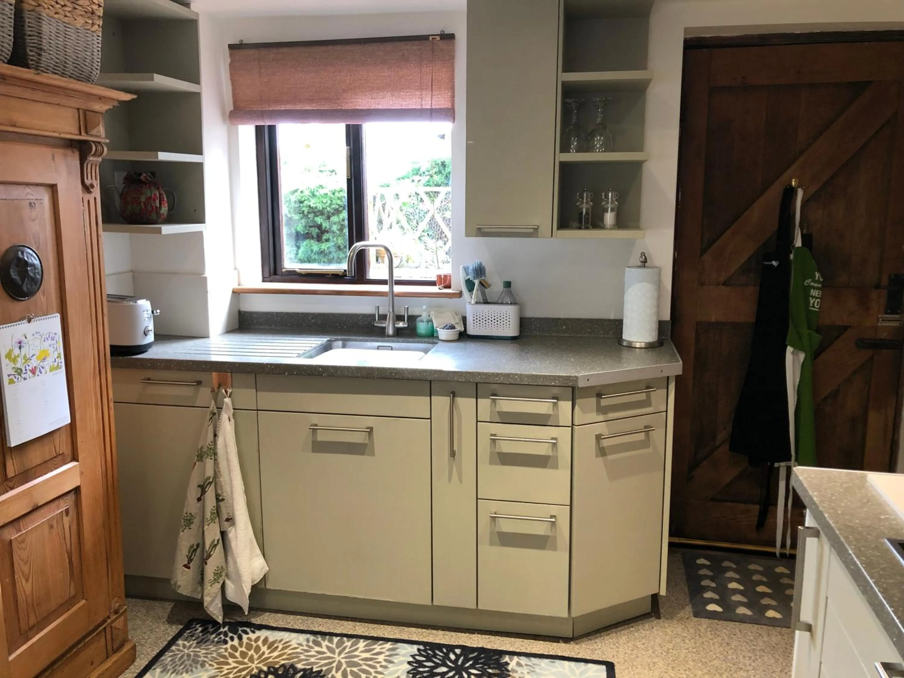 Kitchen or kitchenette in Ye Olde Globe & Chequers