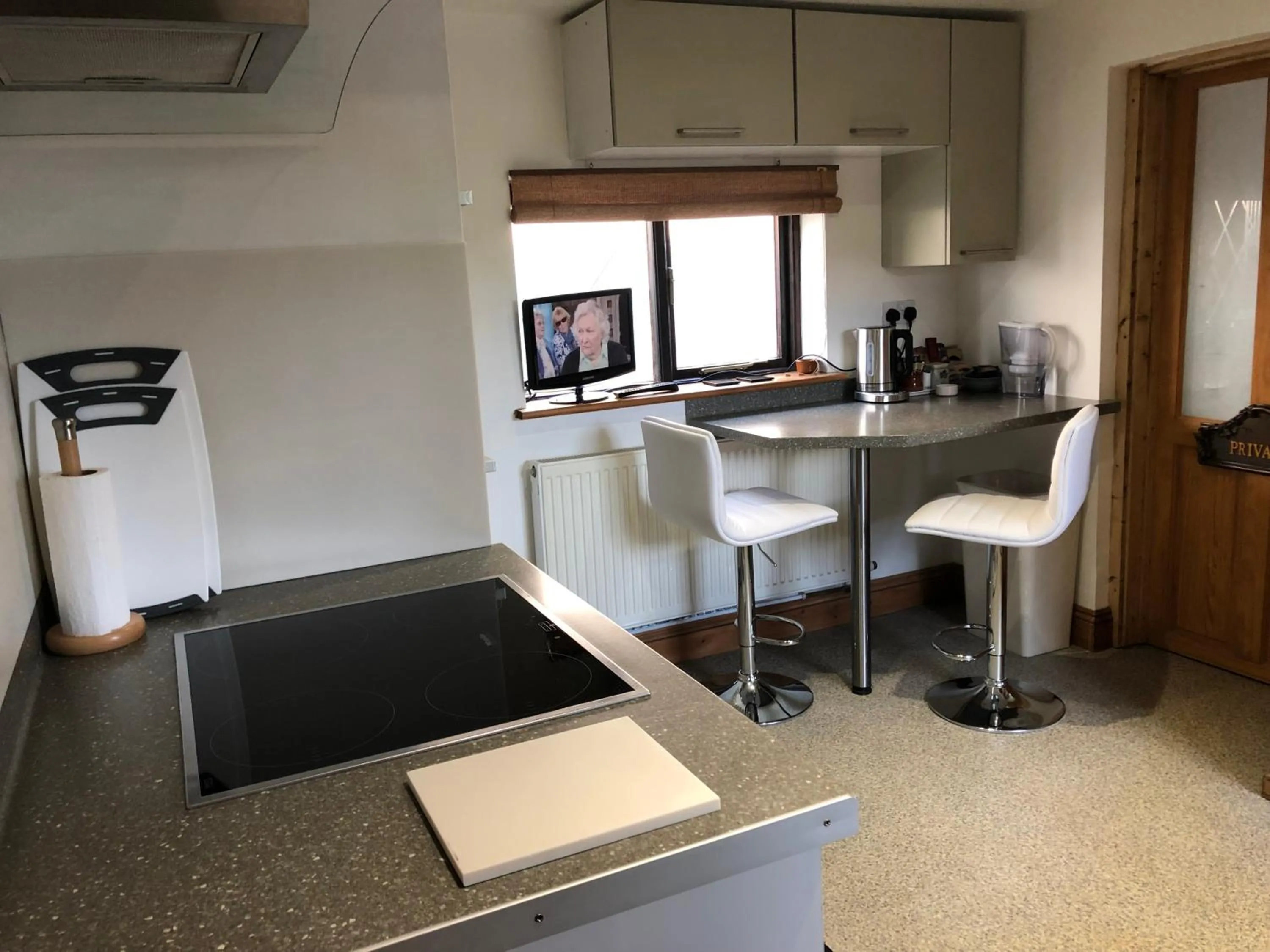 Kitchen or kitchenette in Ye Olde Globe & Chequers