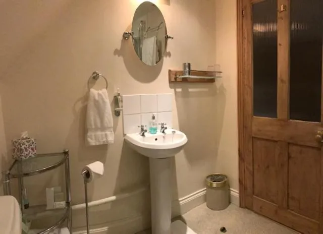 Bathroom in Ye Olde Globe & Chequers