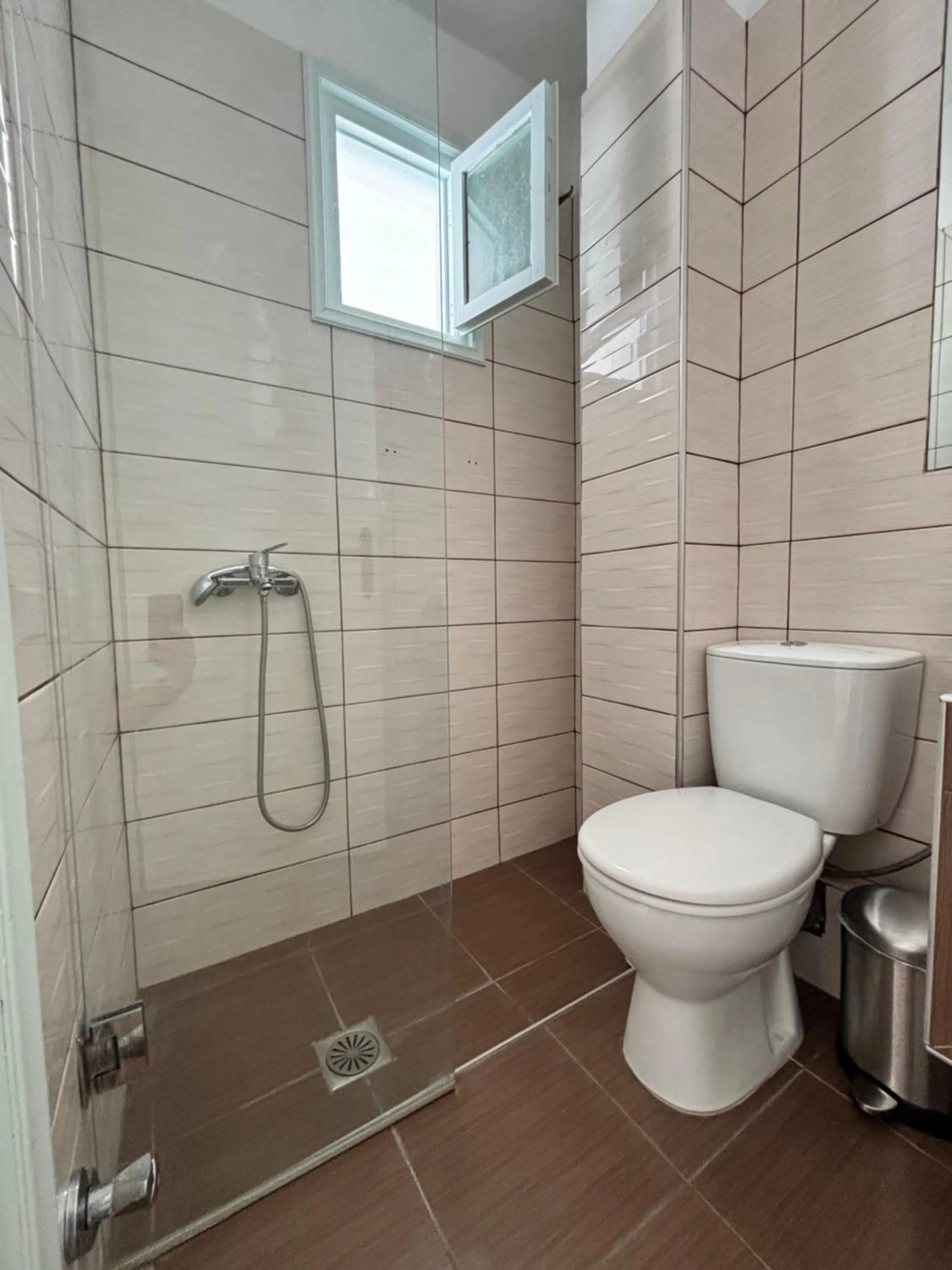 Shower in Vaya Zorba Studios