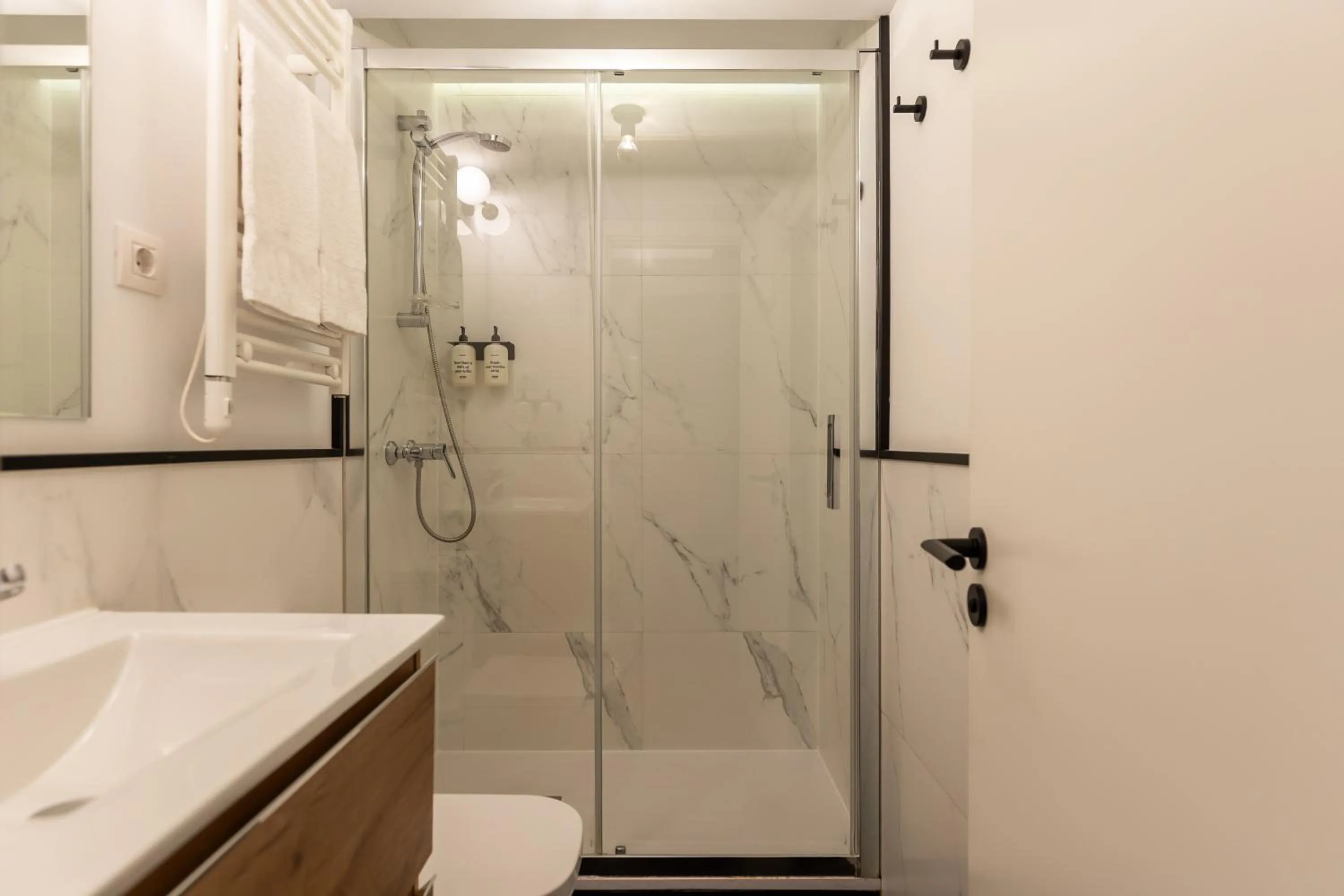 Bathroom in Colectia Stays Atocha