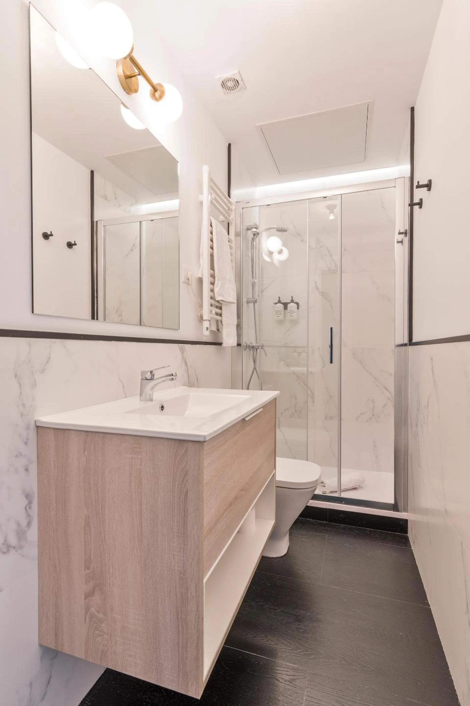 Bathroom in Uma Suites Atocha