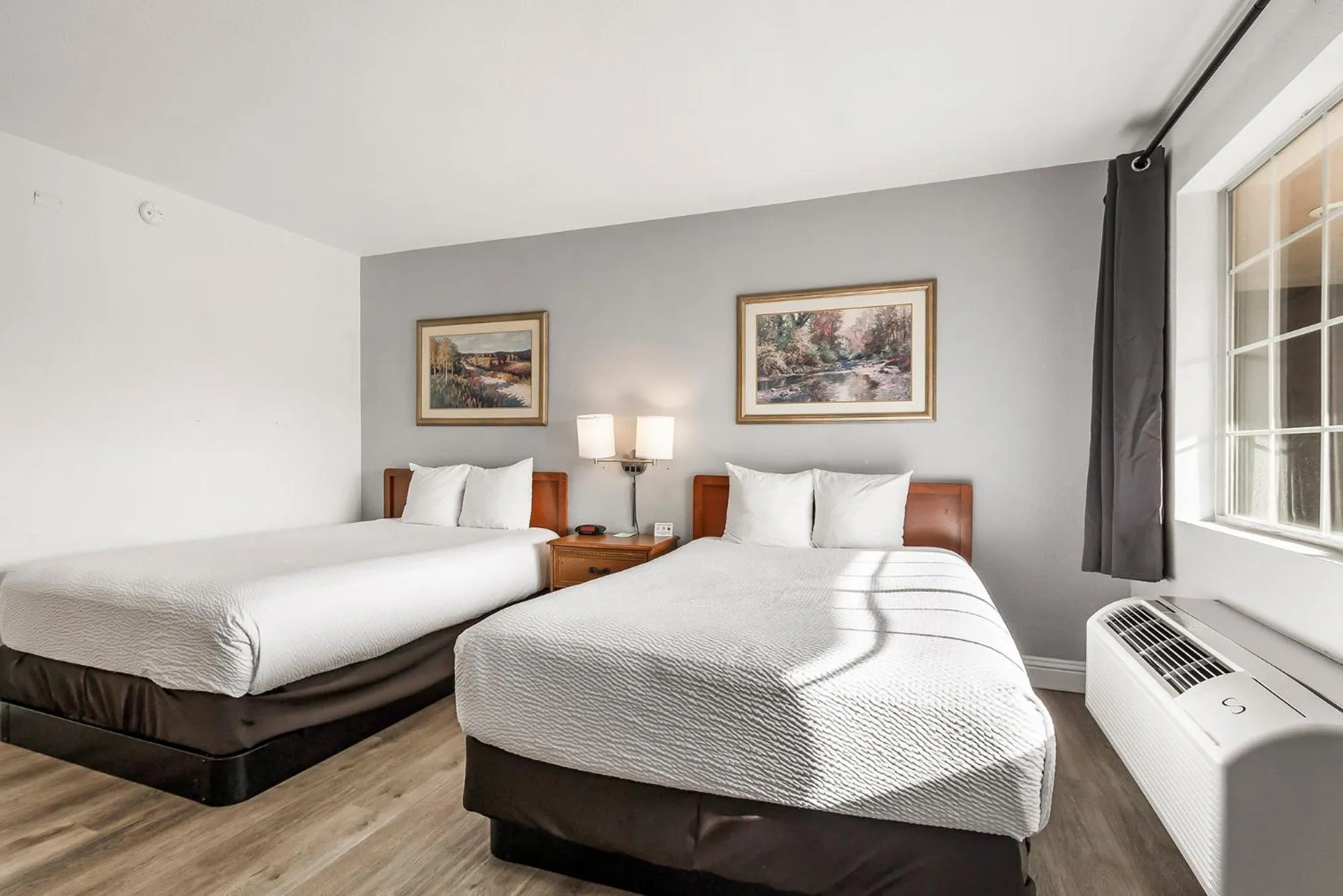 View (from property/room), Bed in Heritage Inn Express Chico