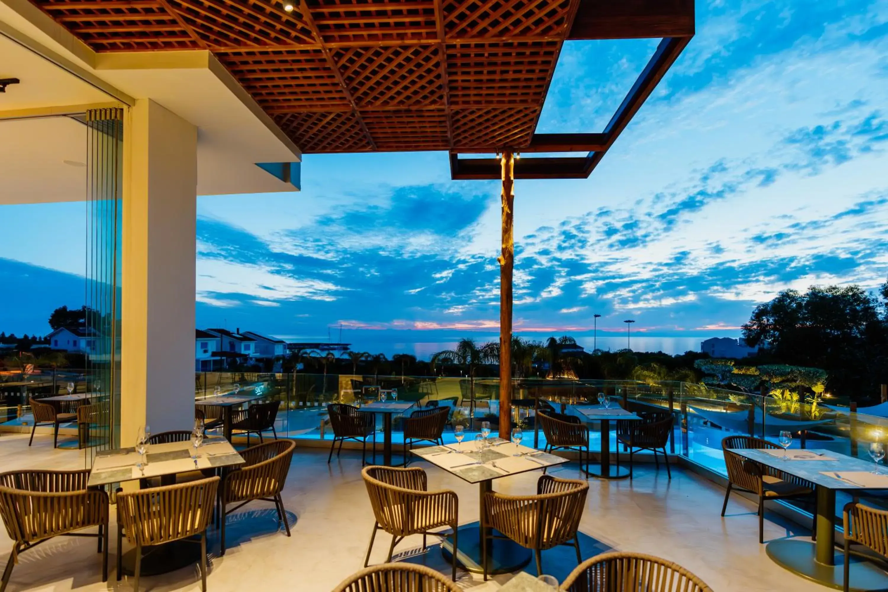 Restaurant/places to eat in Cavo Zoe Seaside Hotel Restaurant/places to eat in Cavo Zoe Seaside Hotel