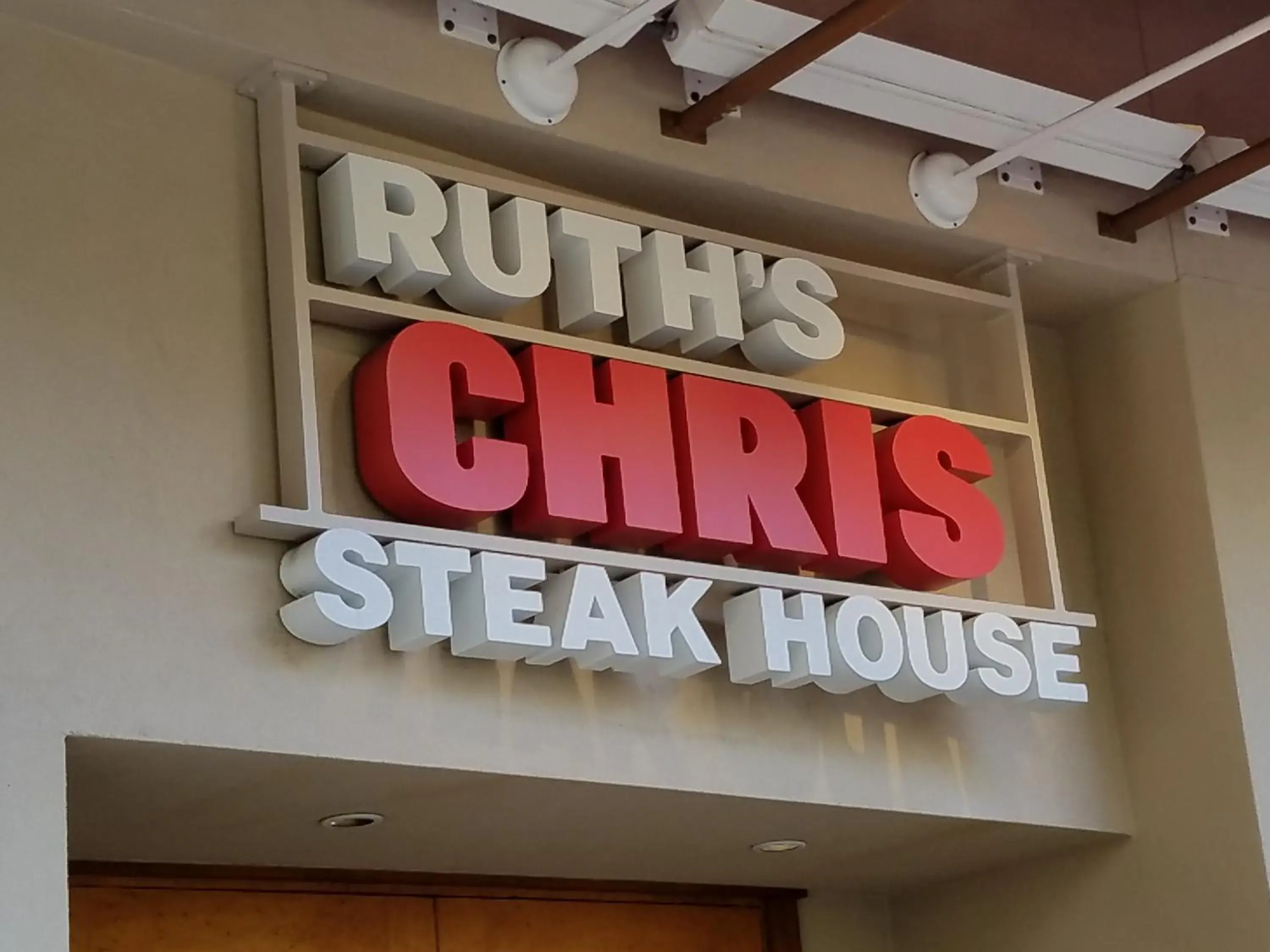 Property building in Imperial Hawaii Resort Property building in Imperial Hawaii Resort