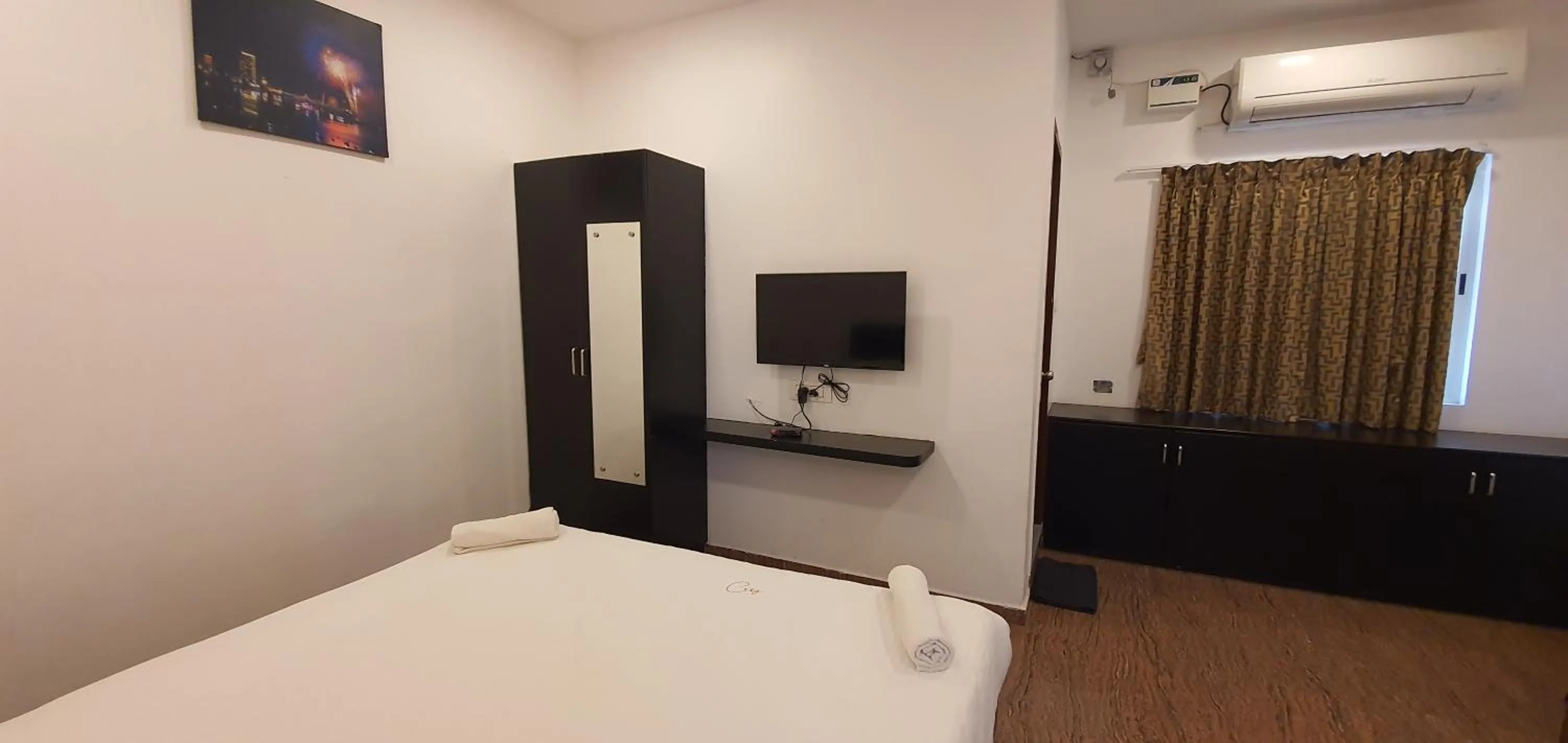 Bedroom, Bed in COSY CHAMBRE