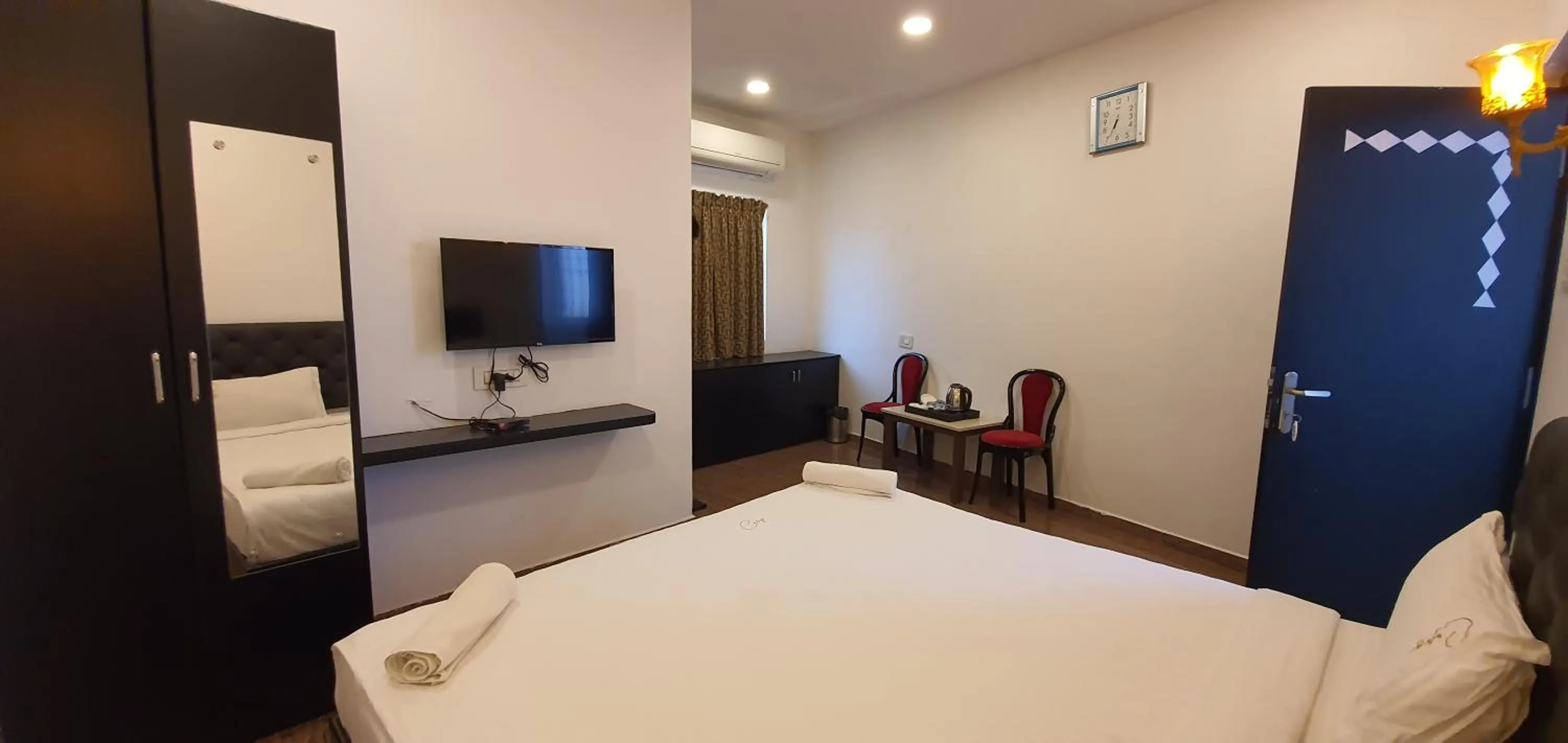 Bedroom, Bed in COSY CHAMBRE