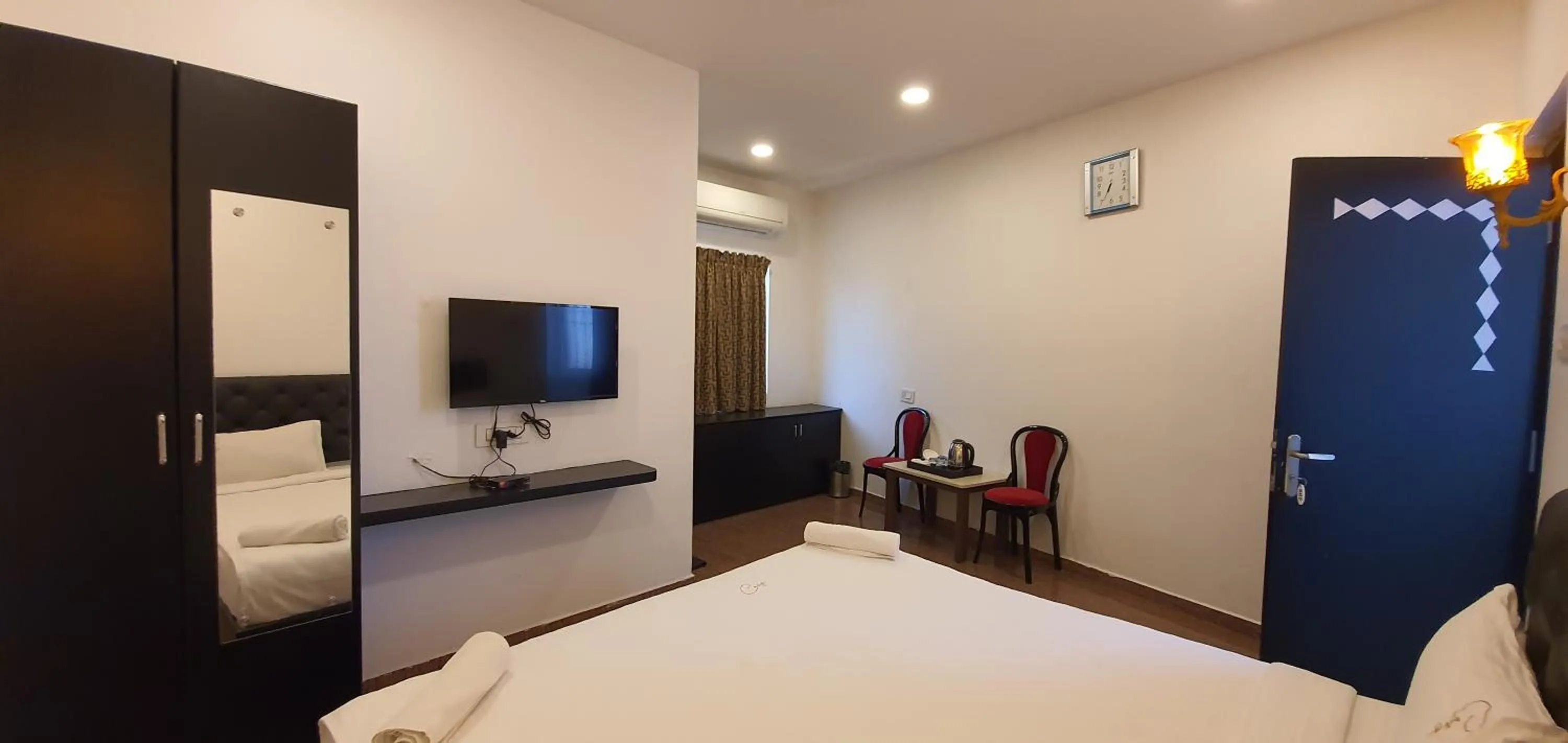 Bedroom, Bed in COSY CHAMBRE