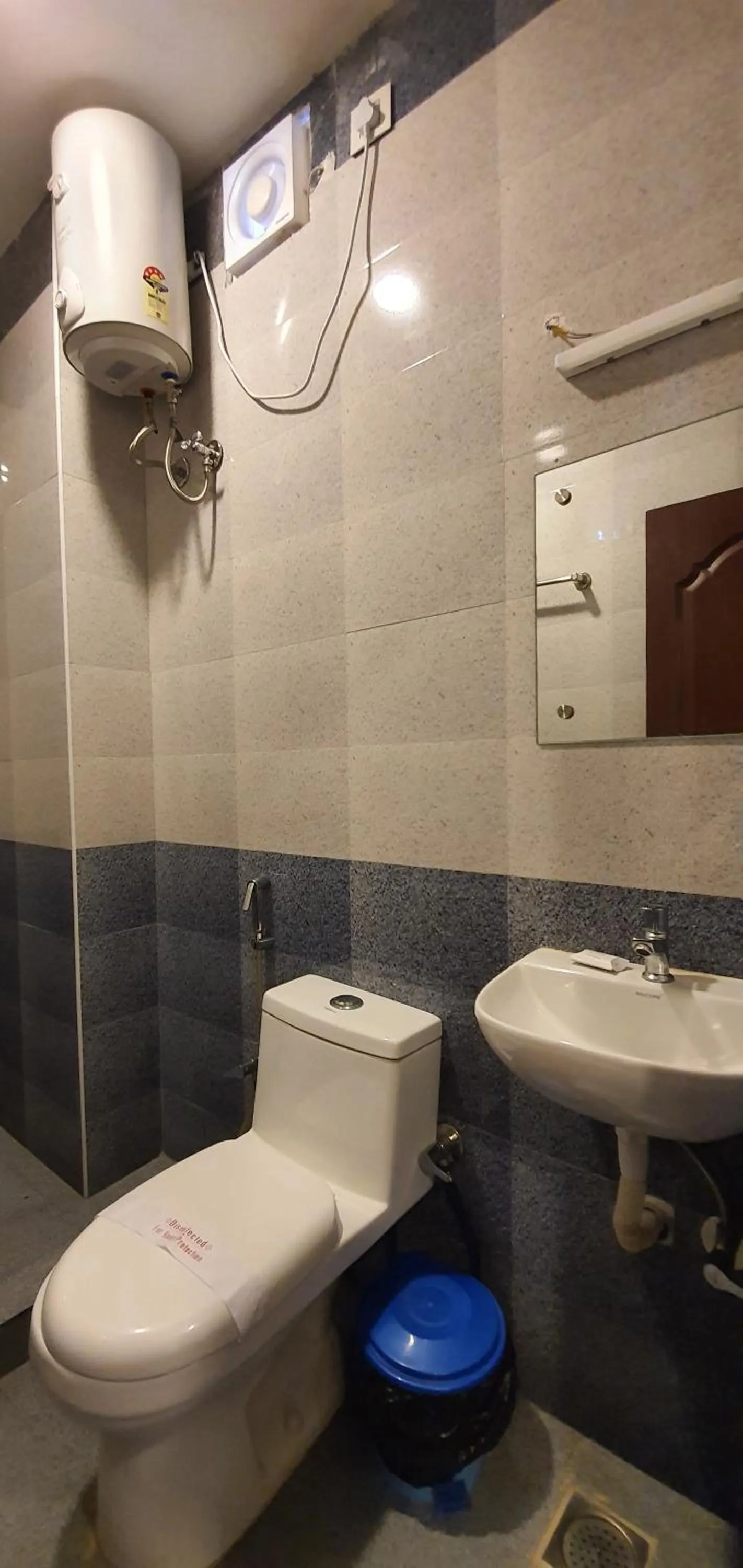 Bathroom in COSY CHAMBRE