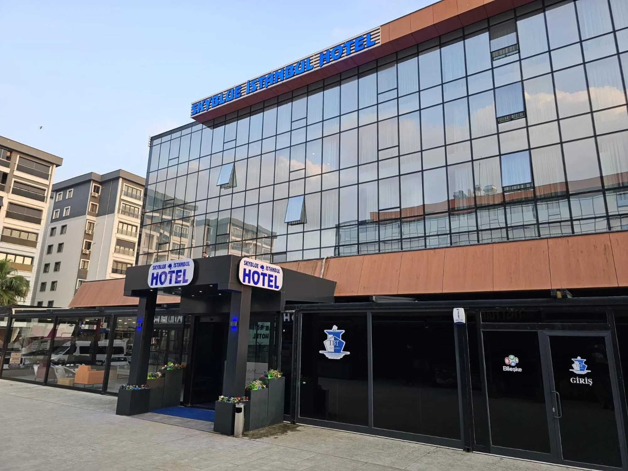 Property building in SKYBLUE İSTANBUL HOTEL