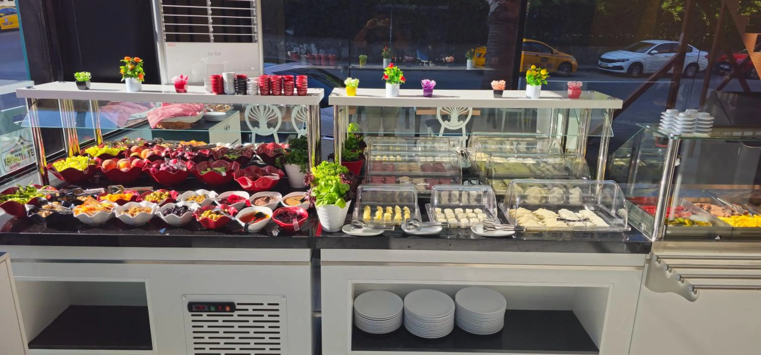 Breakfast in SKYBLUE İSTANBUL HOTEL