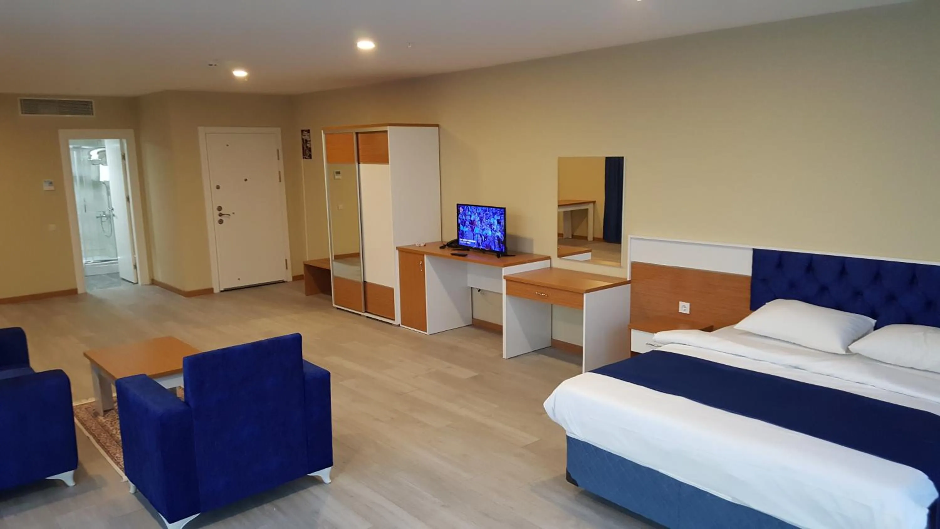 Photo of the whole room, Bed in SKYBLUE İSTANBUL HOTEL