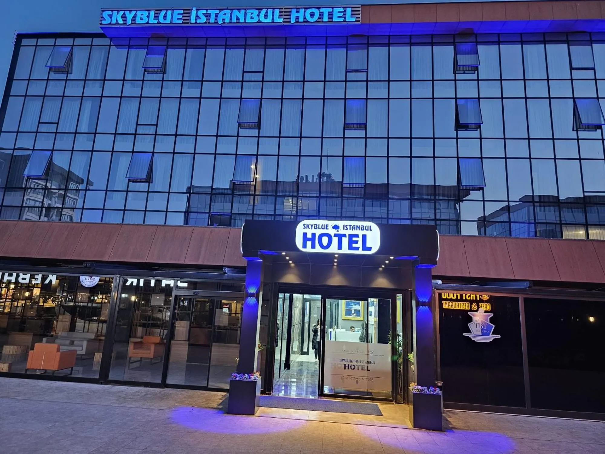 Property building in SKYBLUE İSTANBUL HOTEL