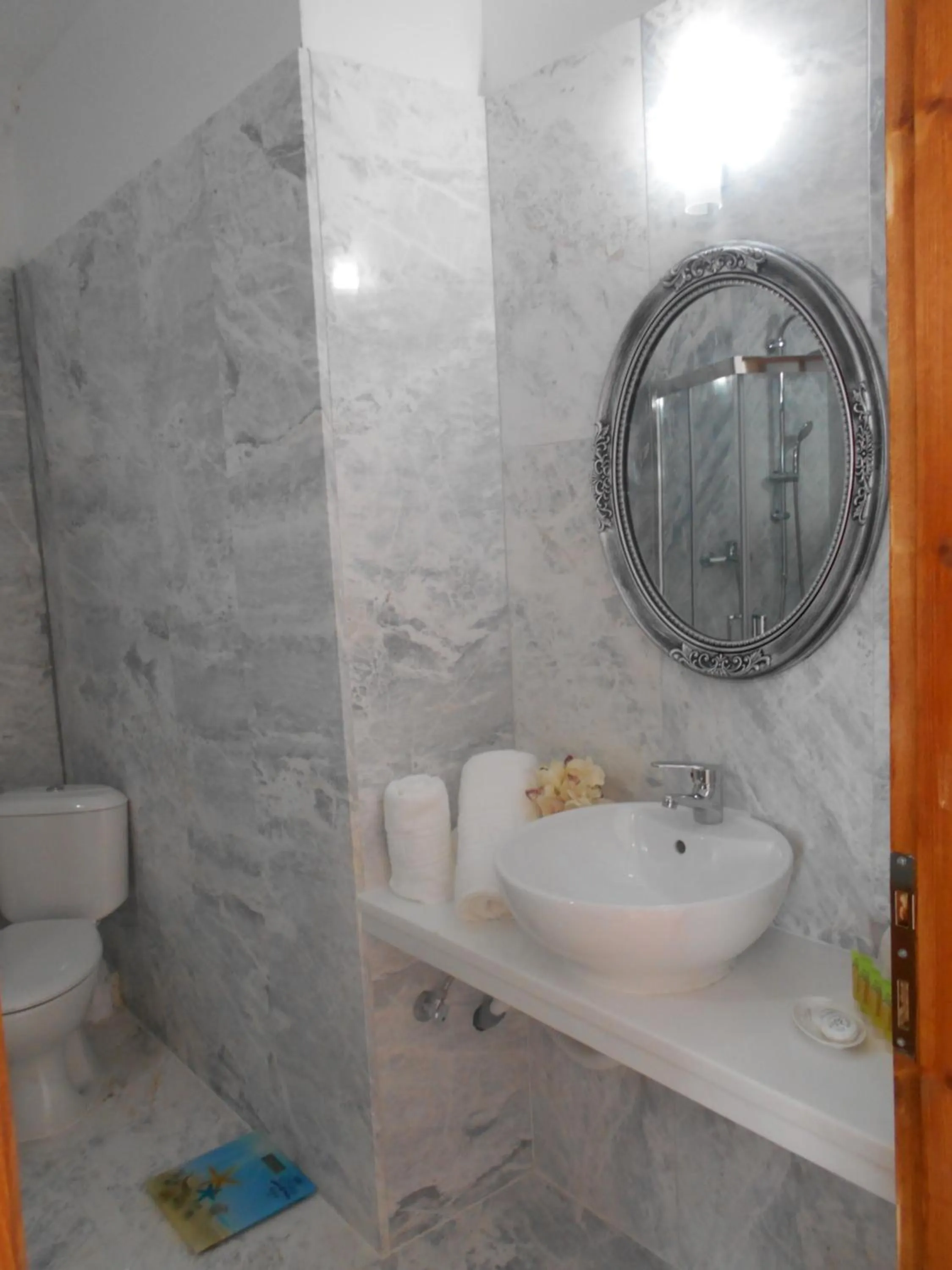 Bathroom in Kinira Beach Hotel