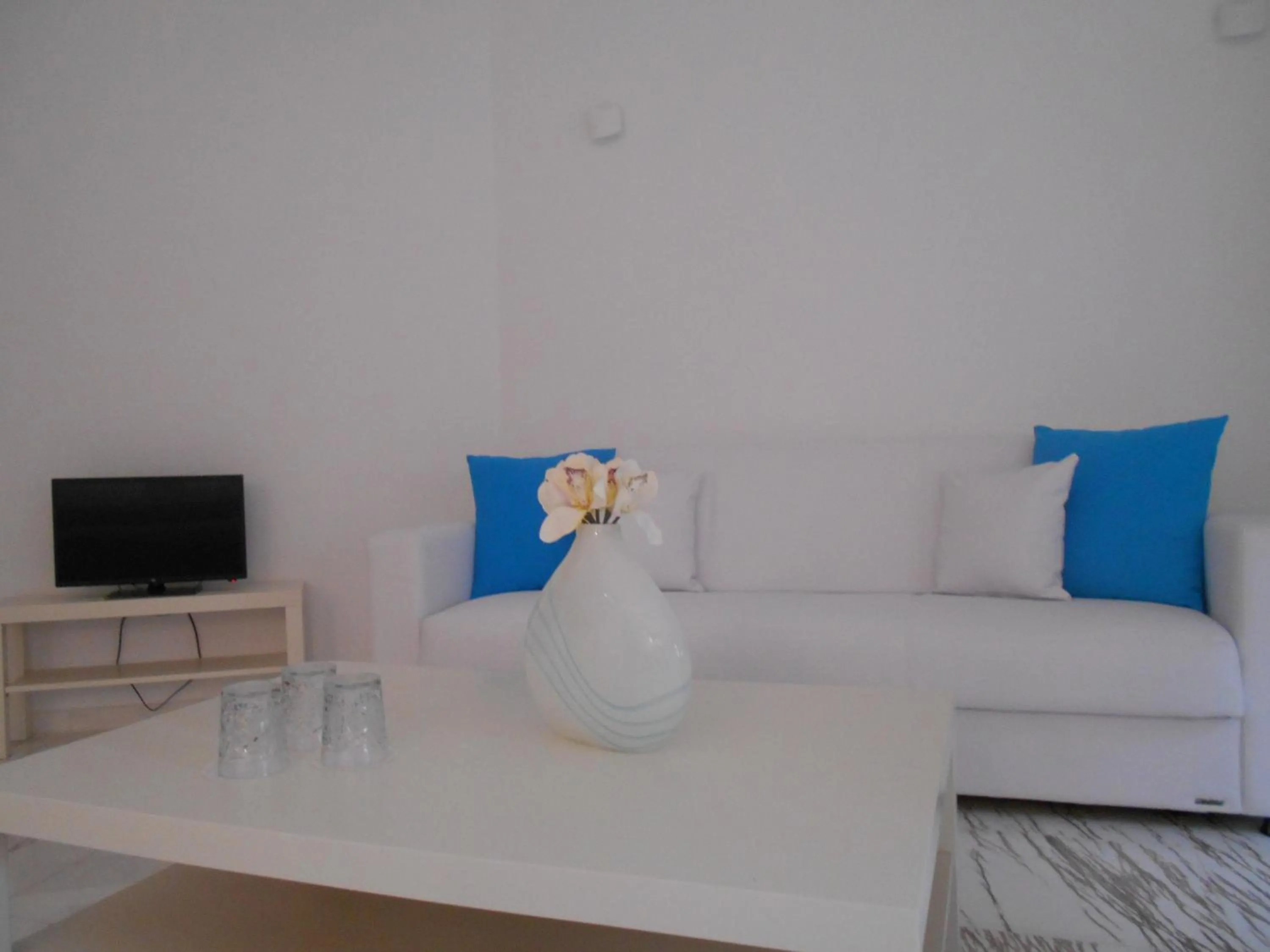 Seating area in Kinira Beach Hotel