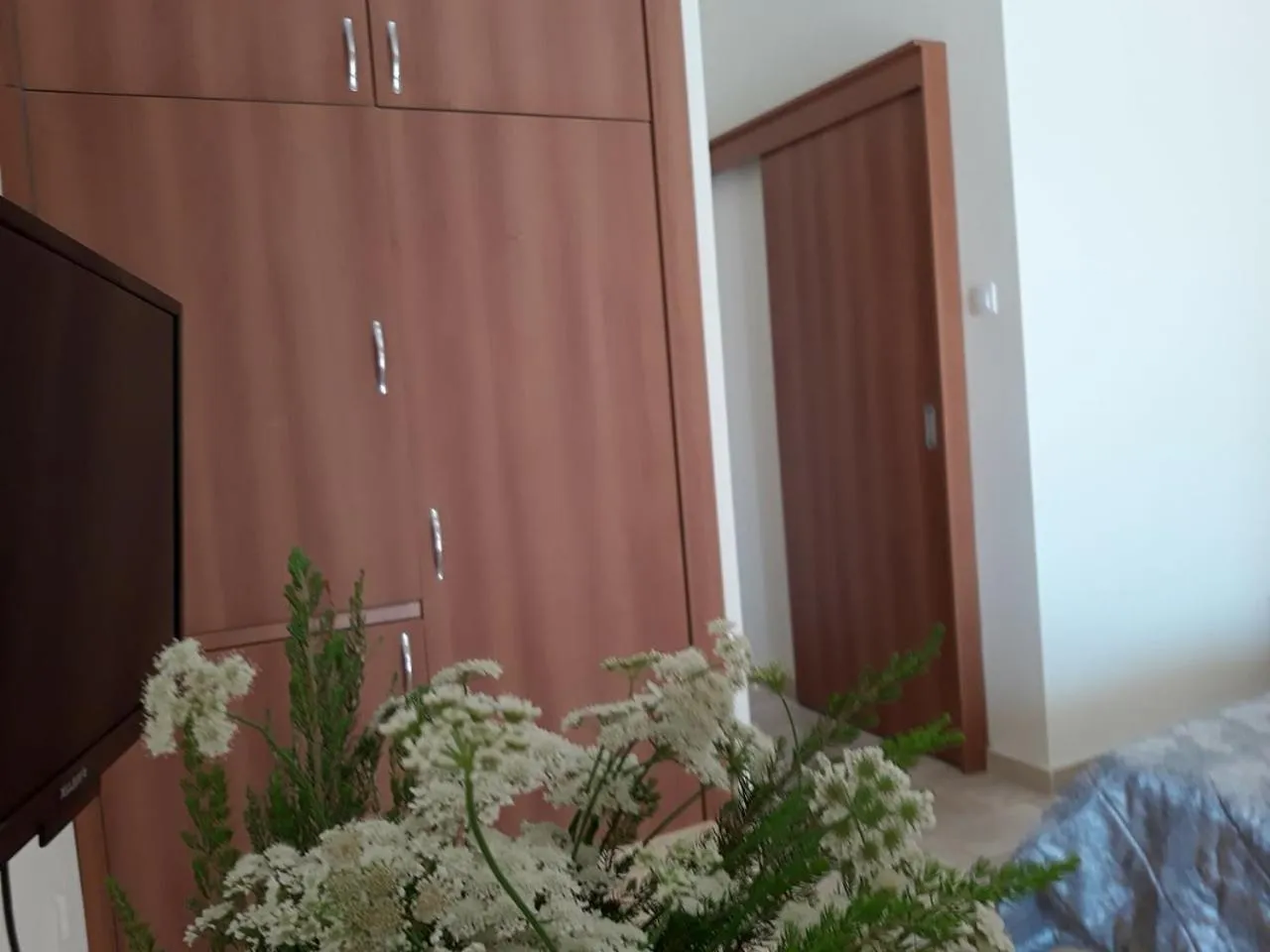 Bed in Kinira Beach Hotel