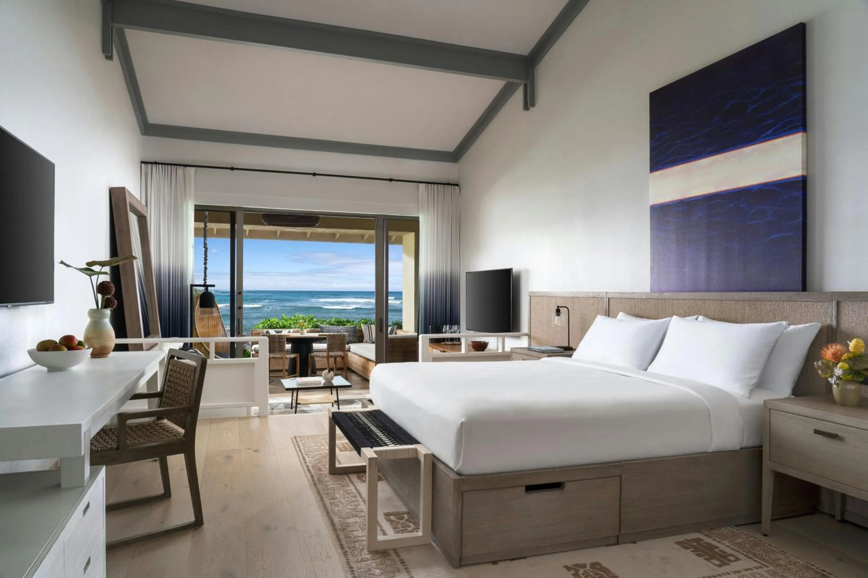 Photo of the whole room, Bed in The Ritz-Carlton O'ahu, Turtle Bay