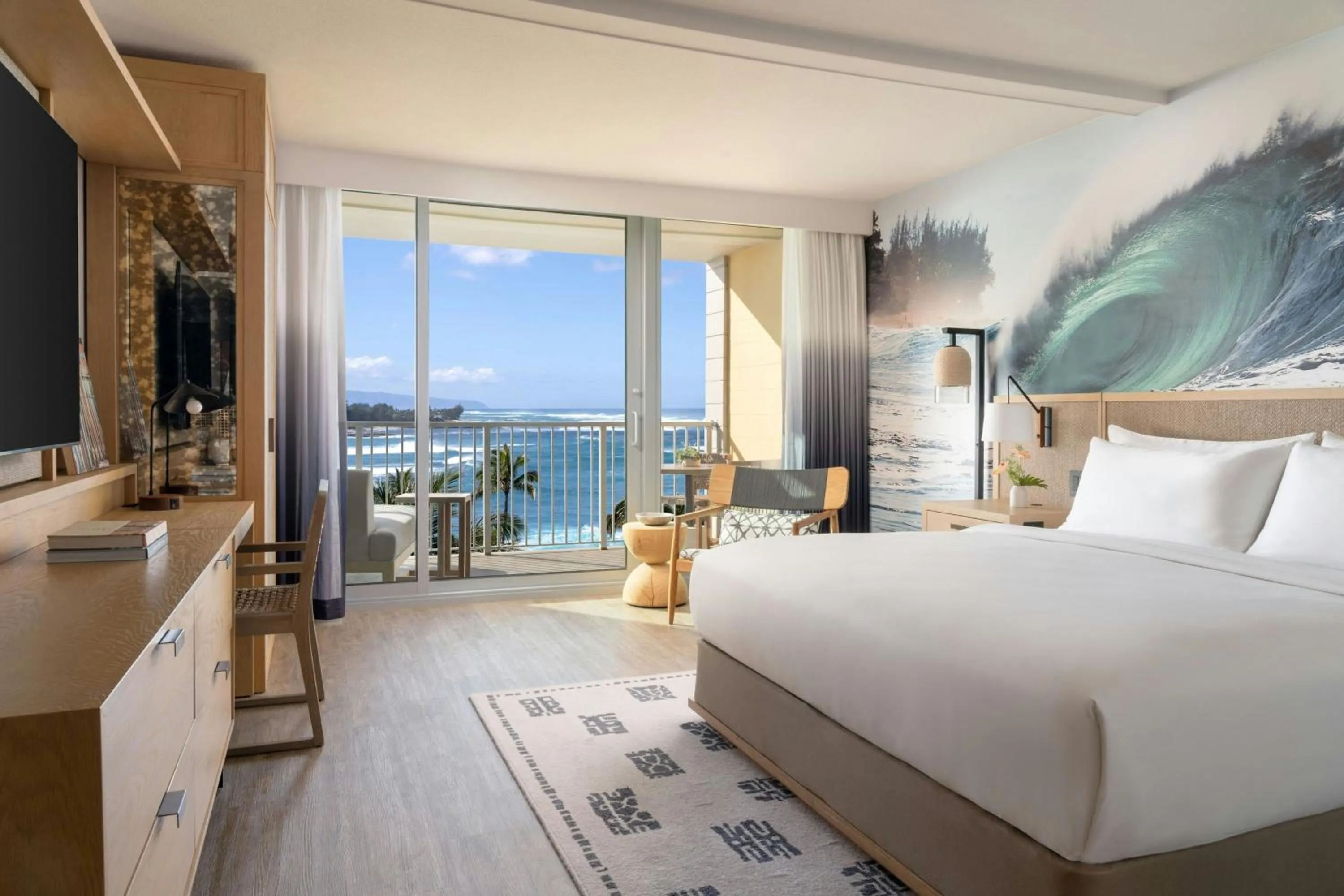 Photo of the whole room, Bed in The Ritz-Carlton O'ahu, Turtle Bay