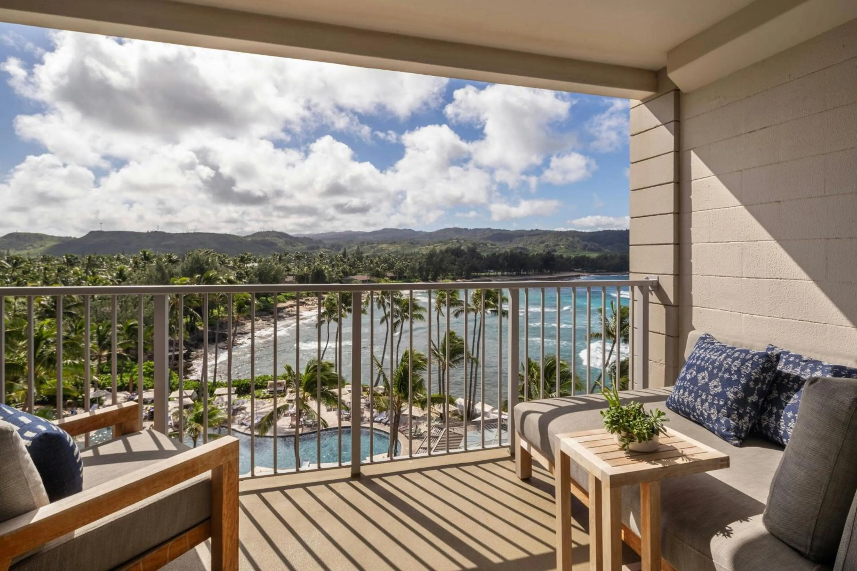 Swimming pool in The Ritz-Carlton O'ahu, Turtle Bay