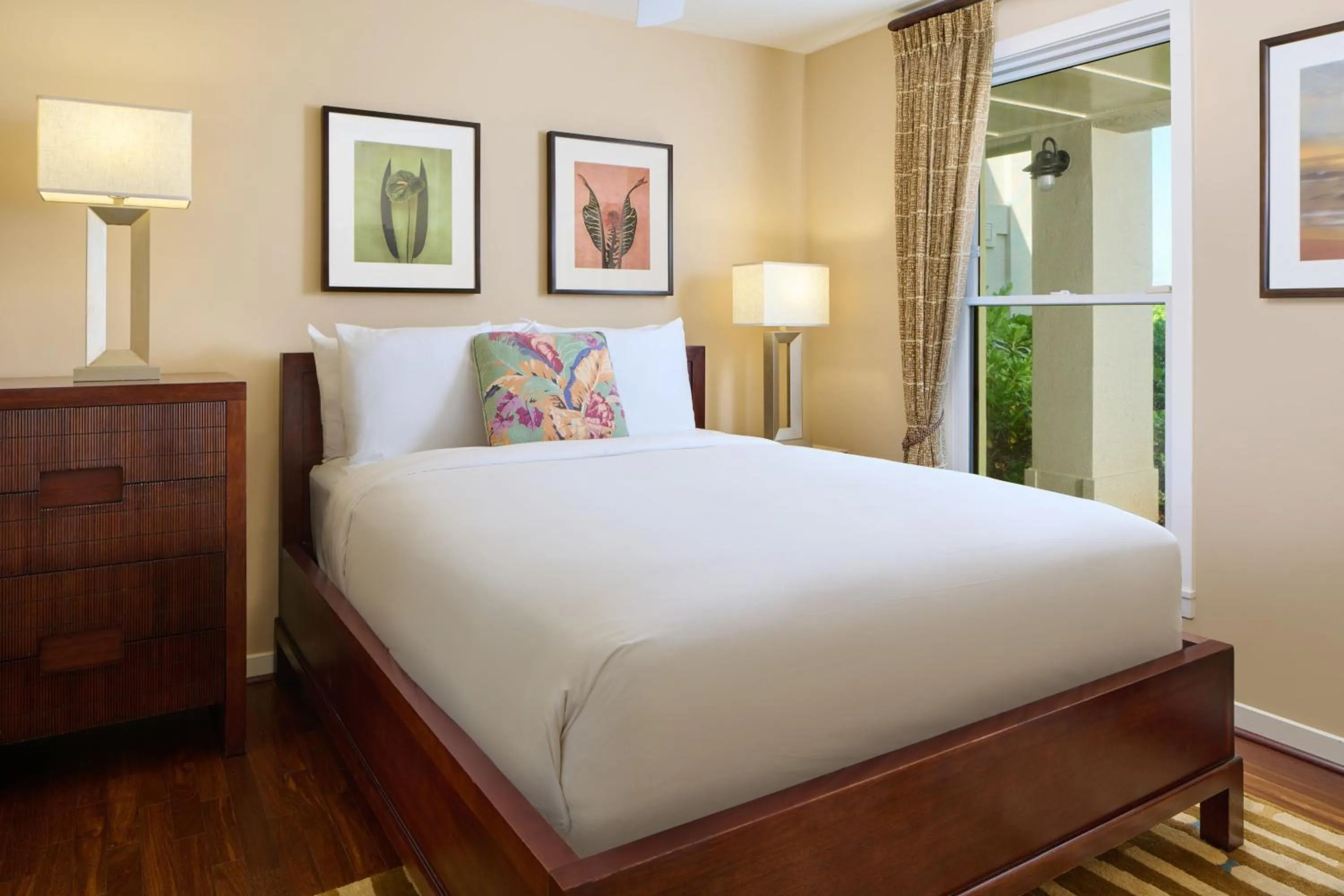 Bedroom, Bed in The Ritz-Carlton O'ahu, Turtle Bay