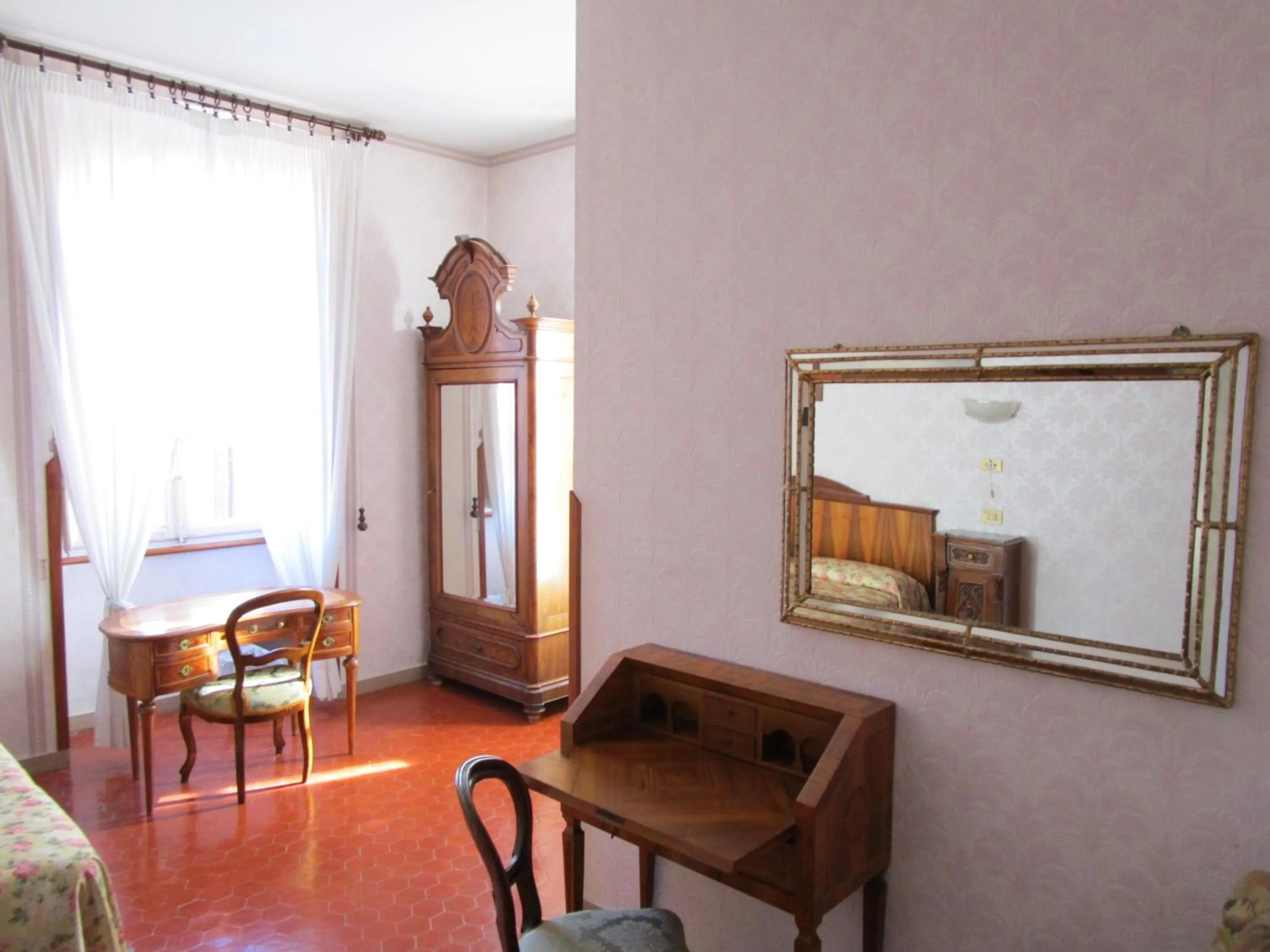 Photo of the whole room in Casa S. Giuseppe di Cluny