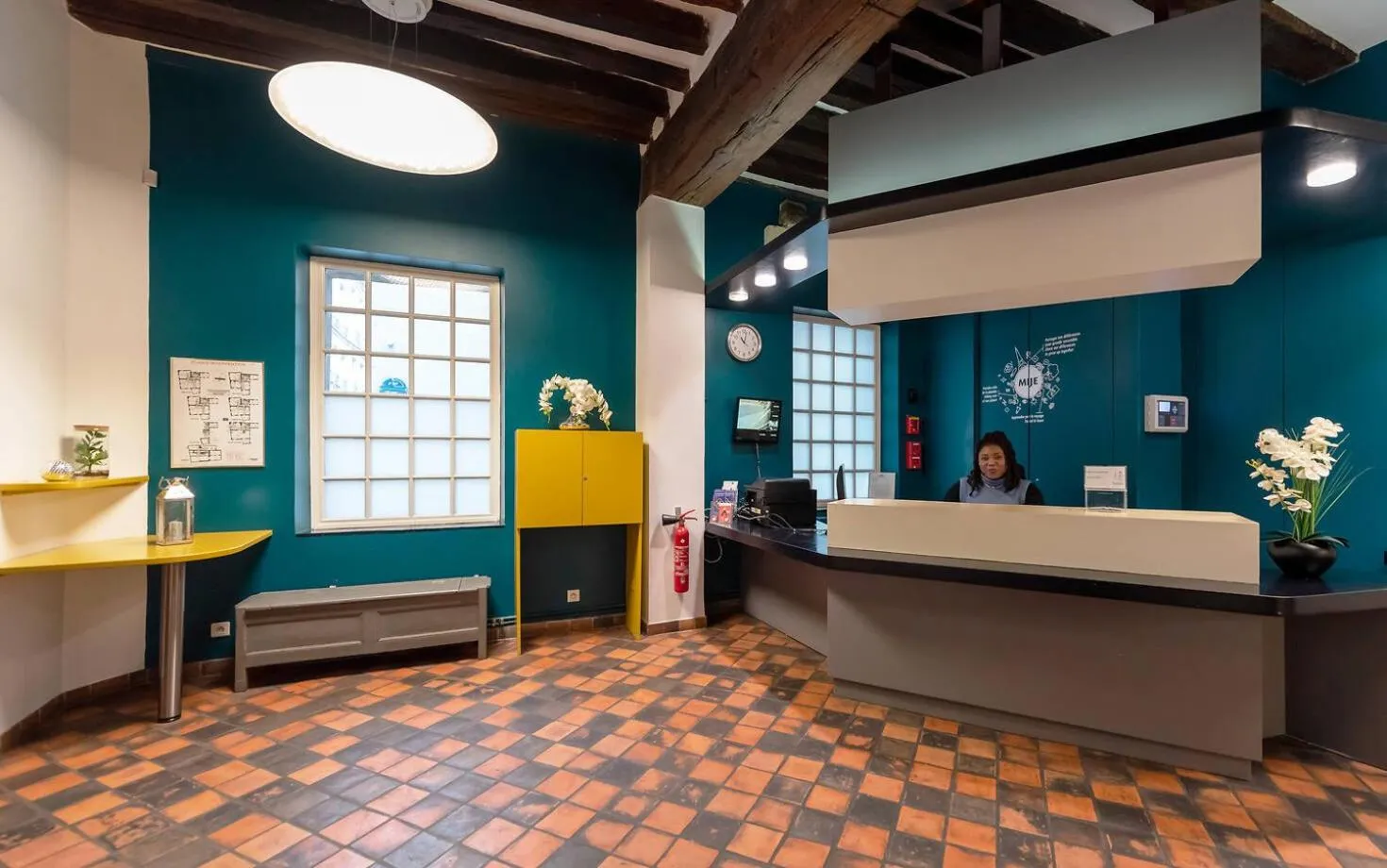 Lobby or reception in MIJE MARAIS Hostel