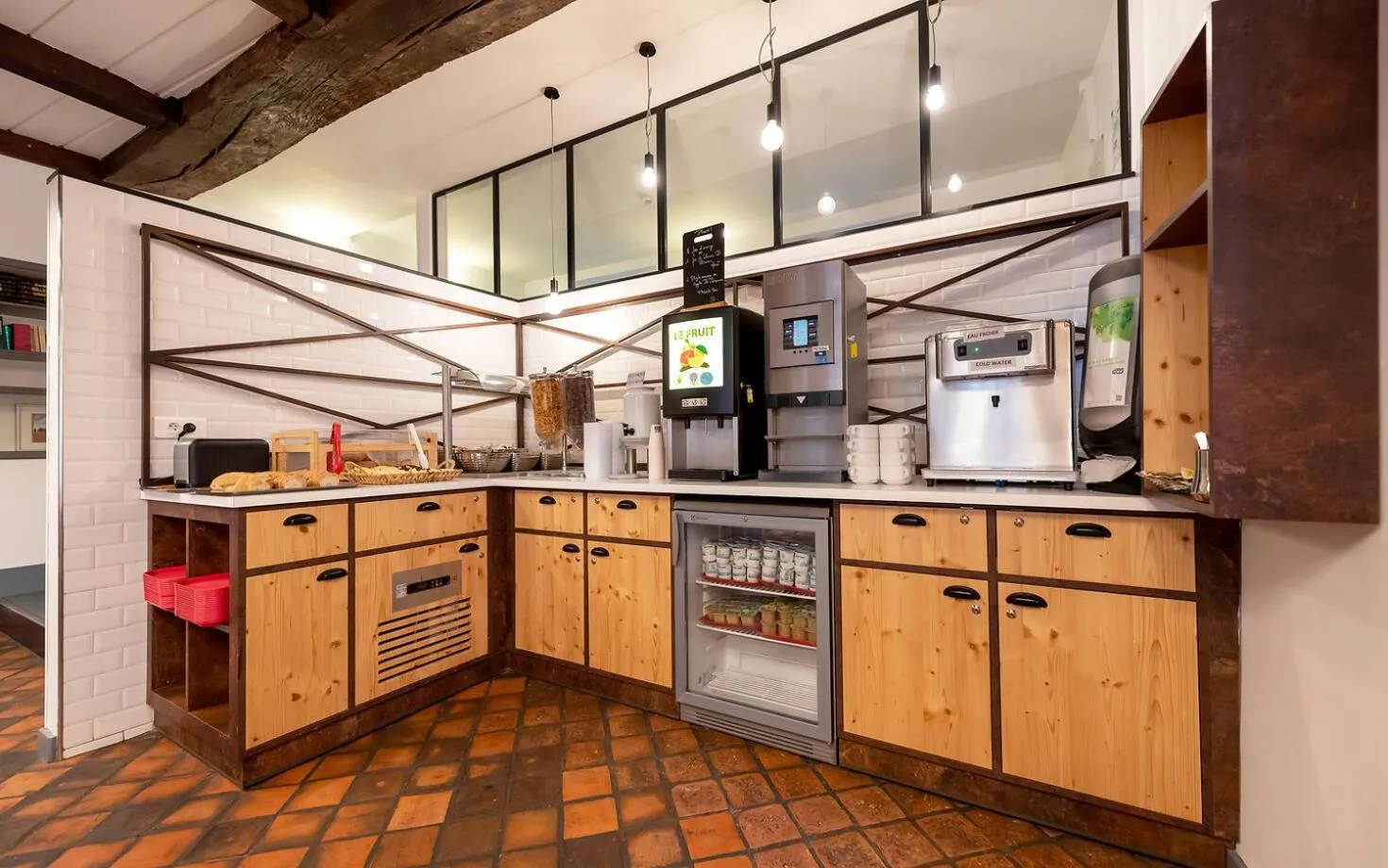 Lobby or reception in MIJE MARAIS Hostel