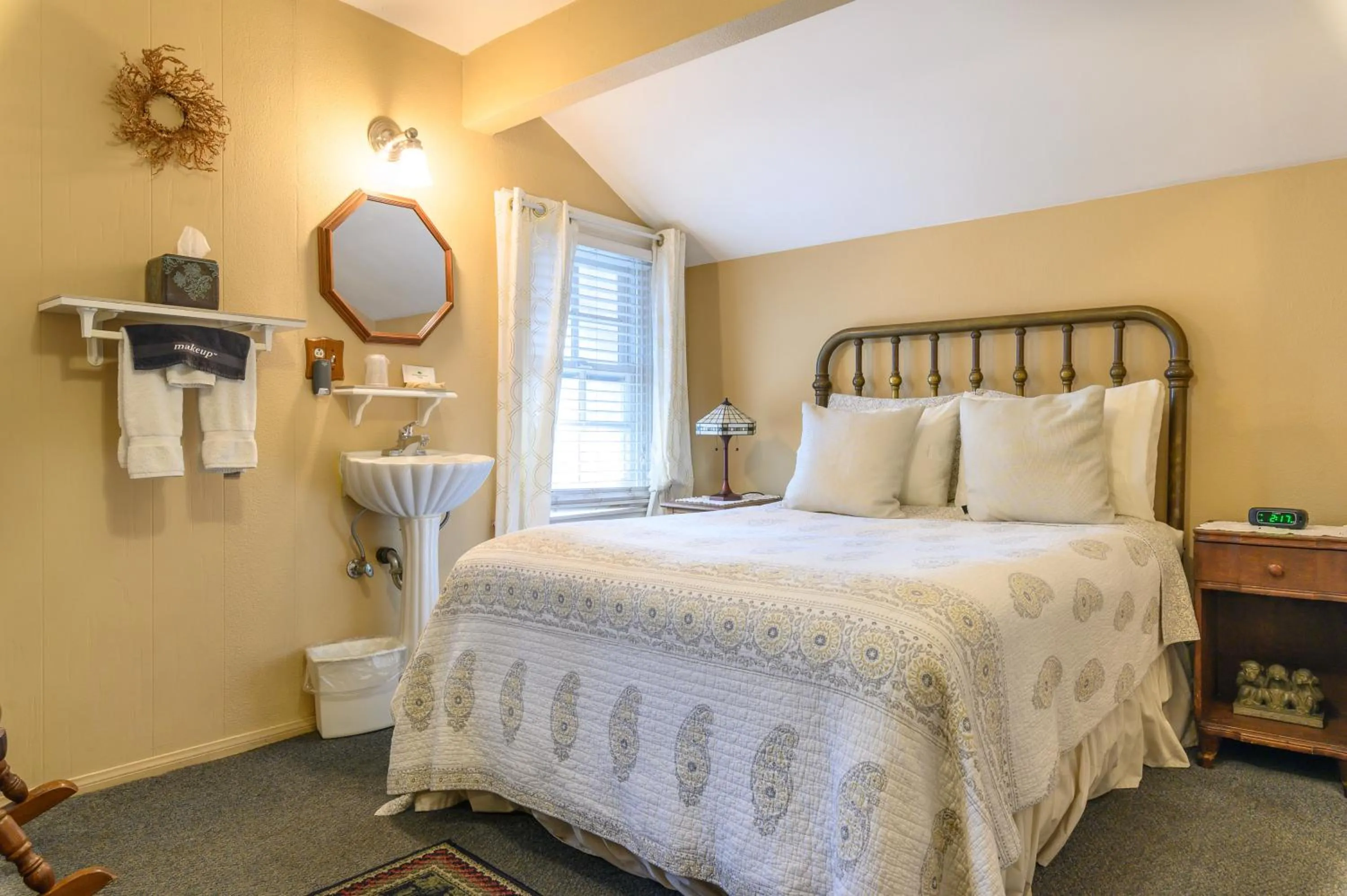 Bed in Beachrunners Inn