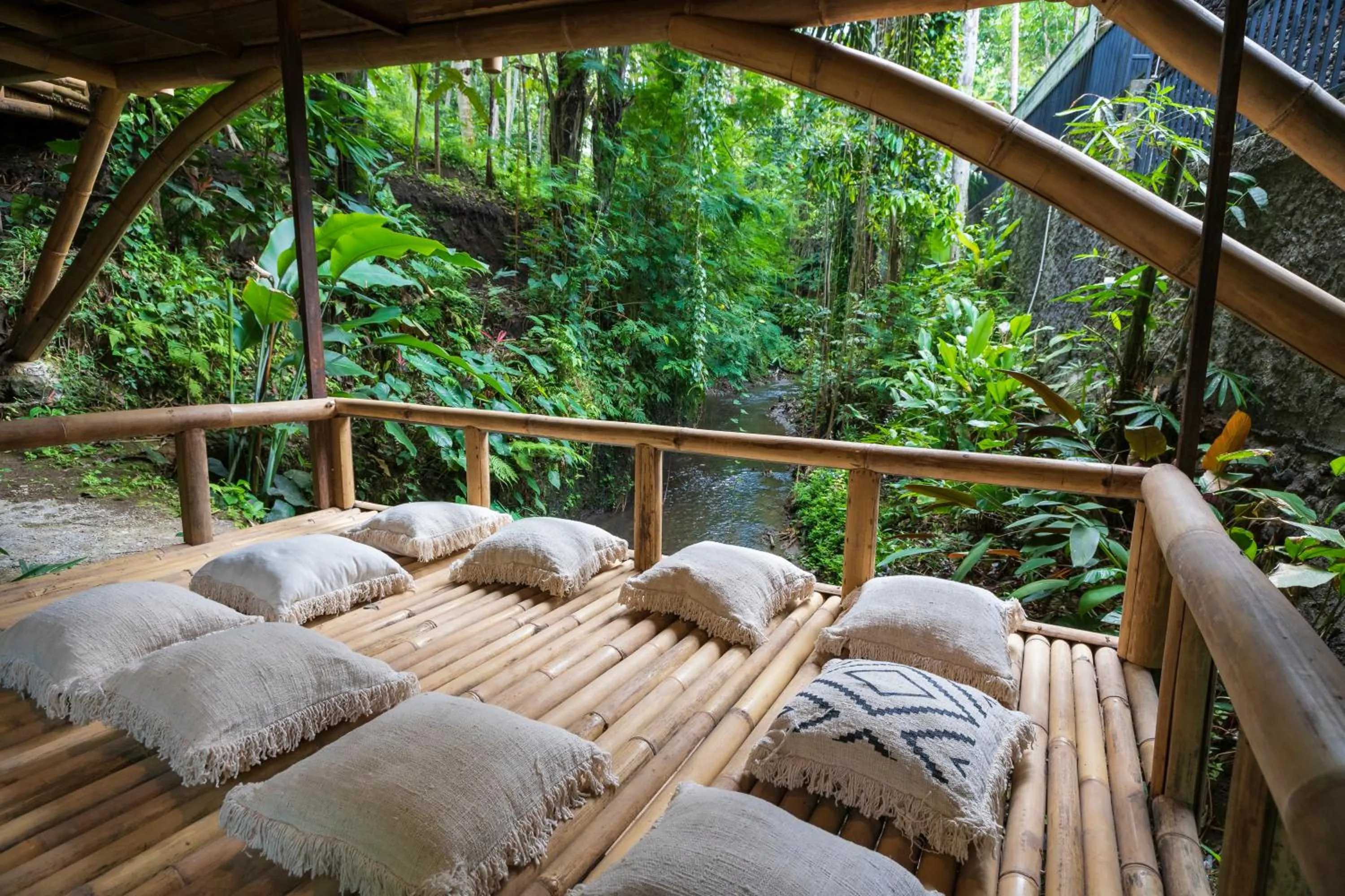 Massage in Keliki Luxury Lodge