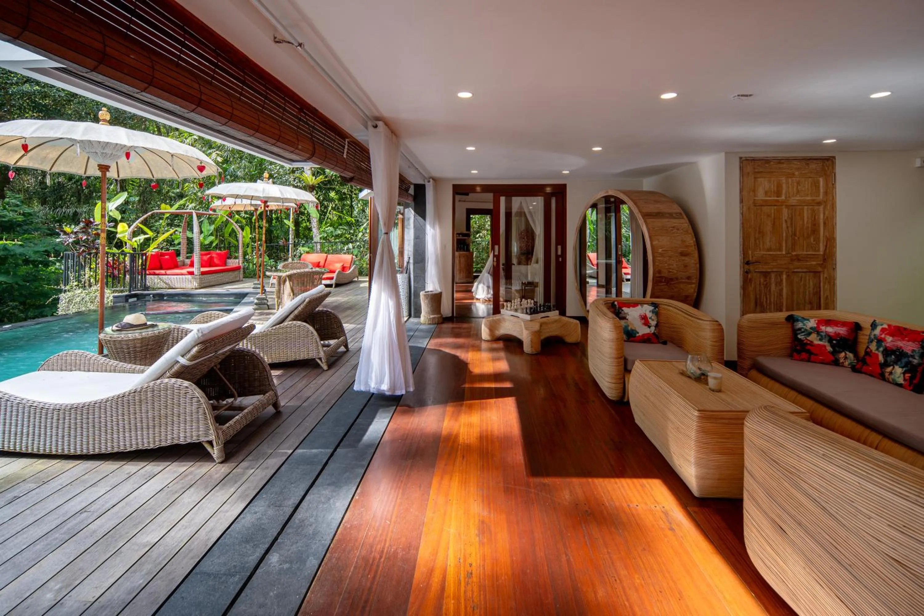 Living room in Keliki Luxury Lodge