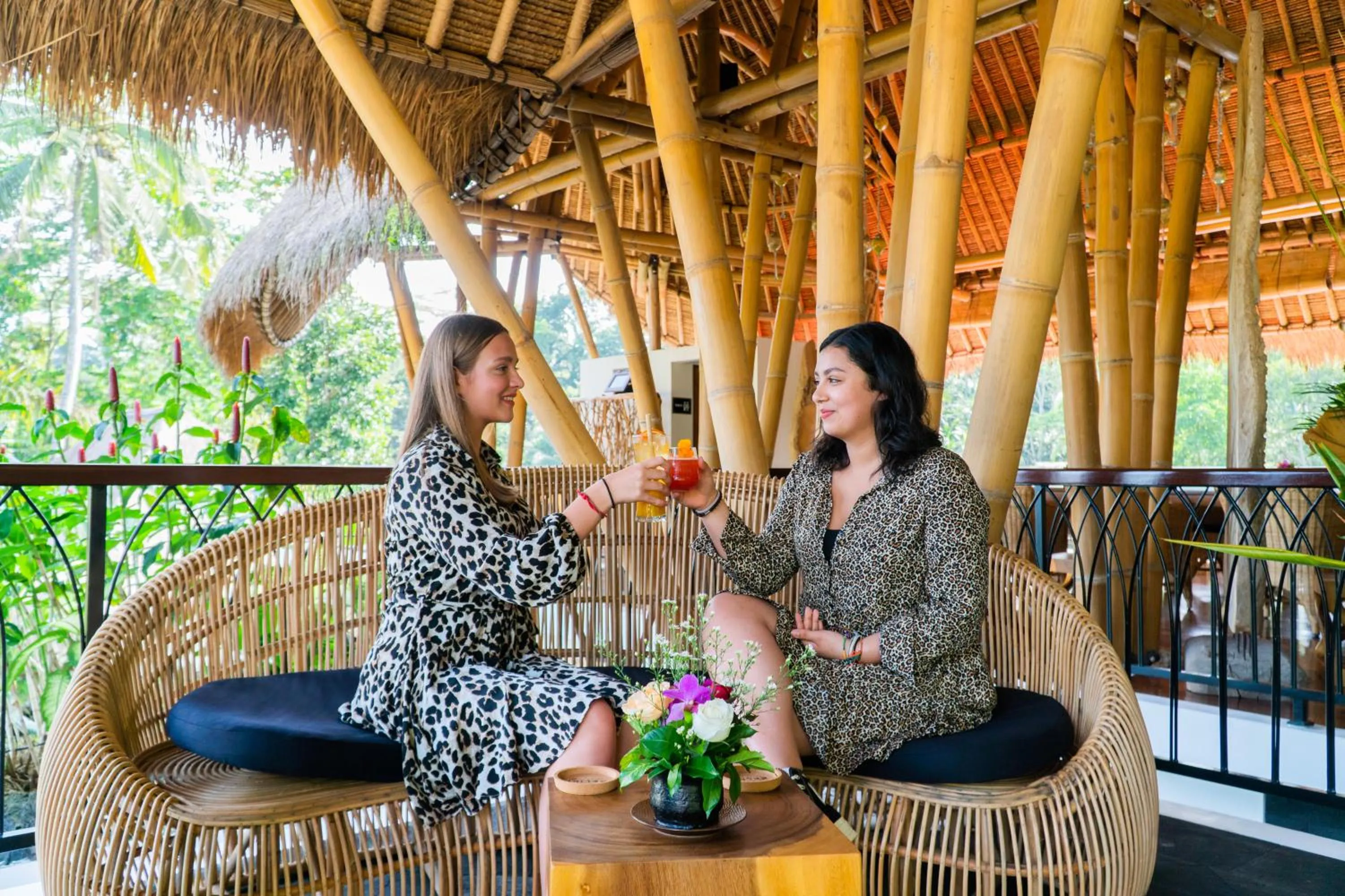 Lounge or bar in Keliki Luxury Lodge