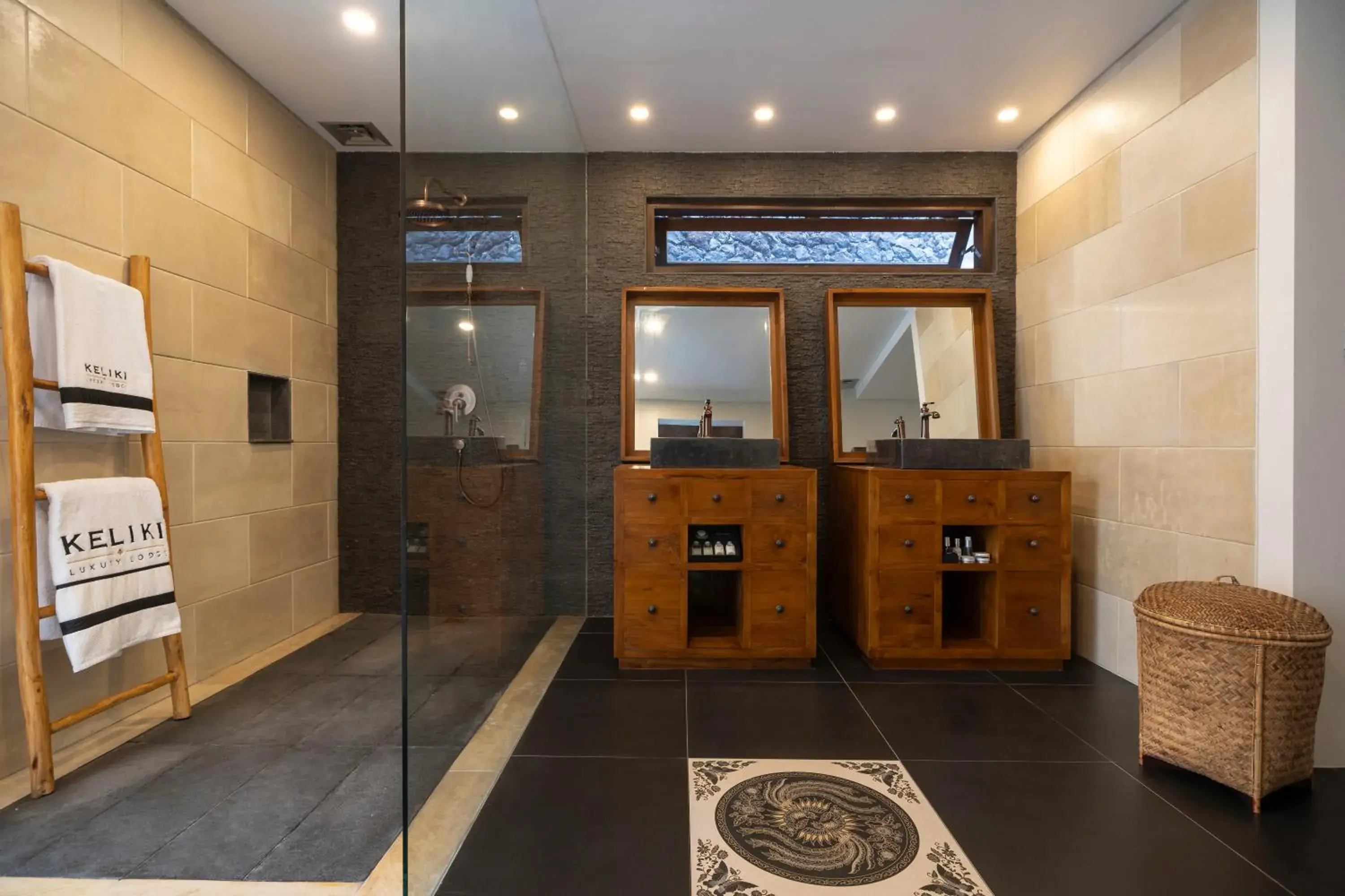 Bathroom in Keliki Luxury Lodge Bathroom in Keliki Luxury Lodge