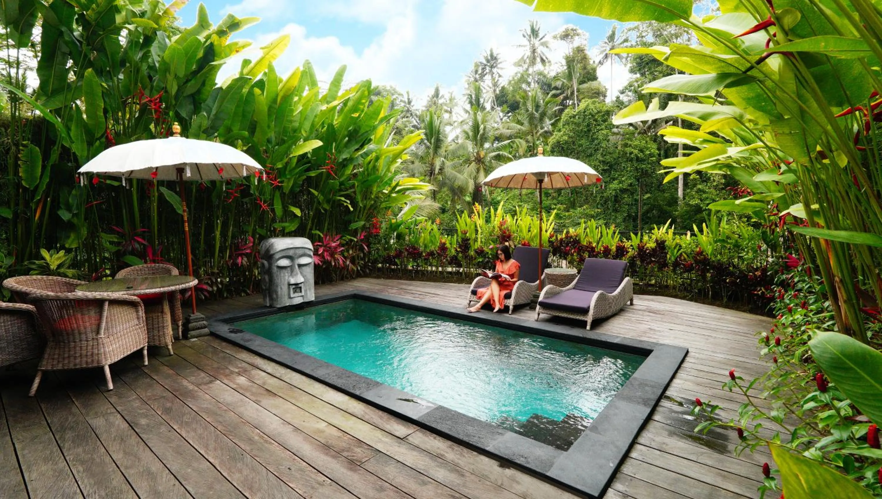 Swimming pool in Keliki Luxury Lodge