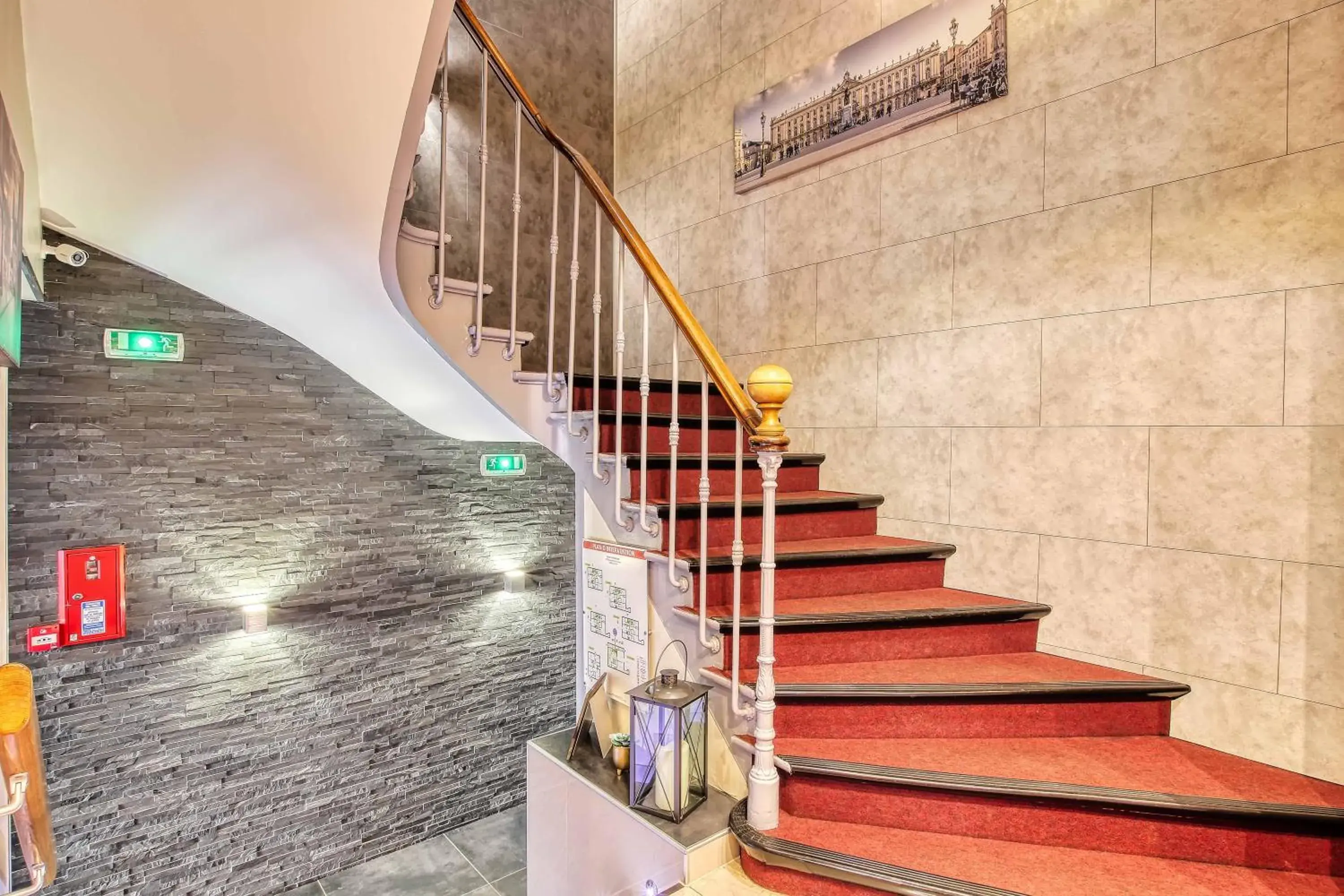 Lobby or reception in Cit'Hotel La Résidence Lobby or reception in Cit'Hotel La Résidence