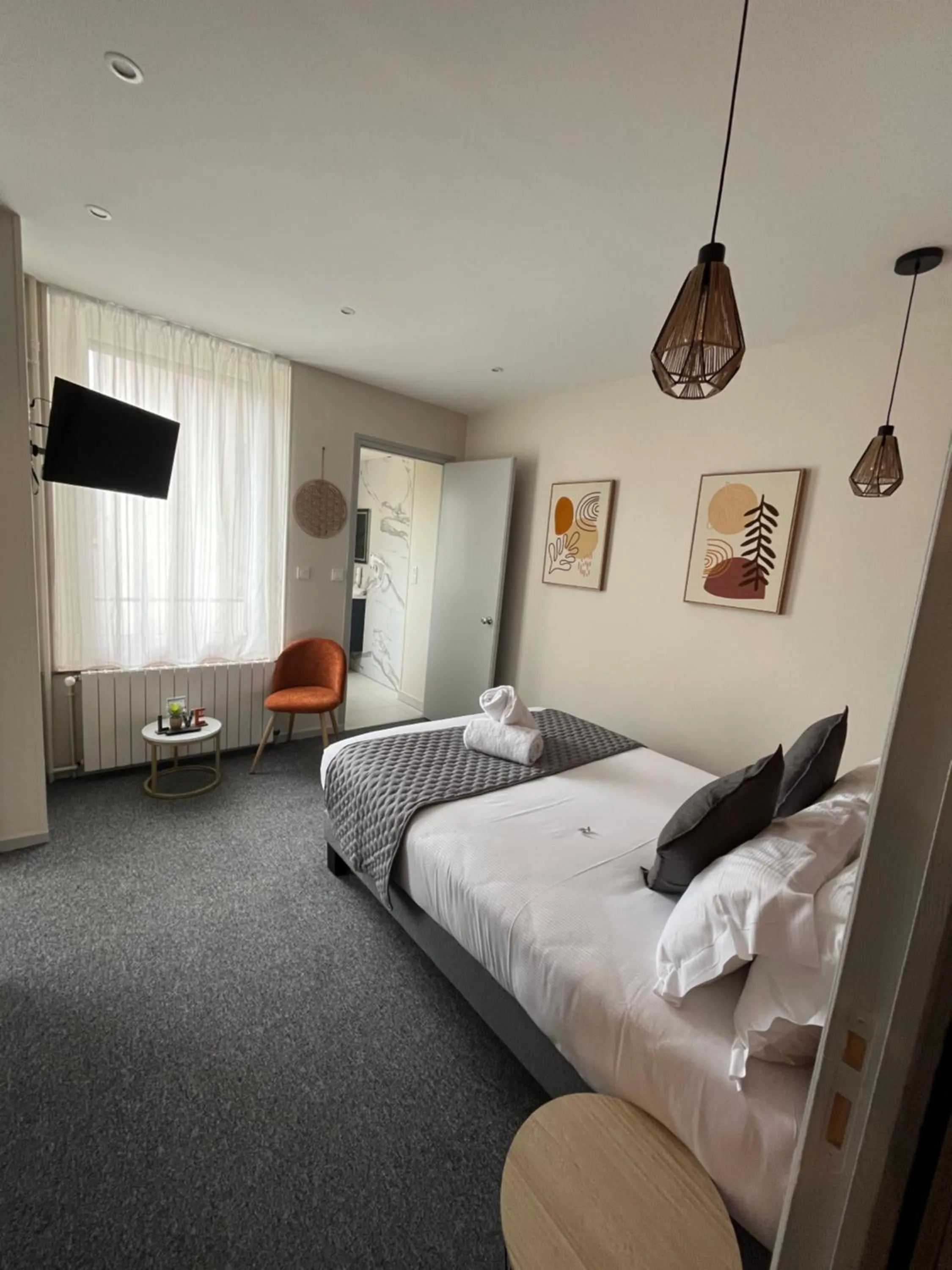 Bedroom, Bed in Cit'Hotel La Résidence