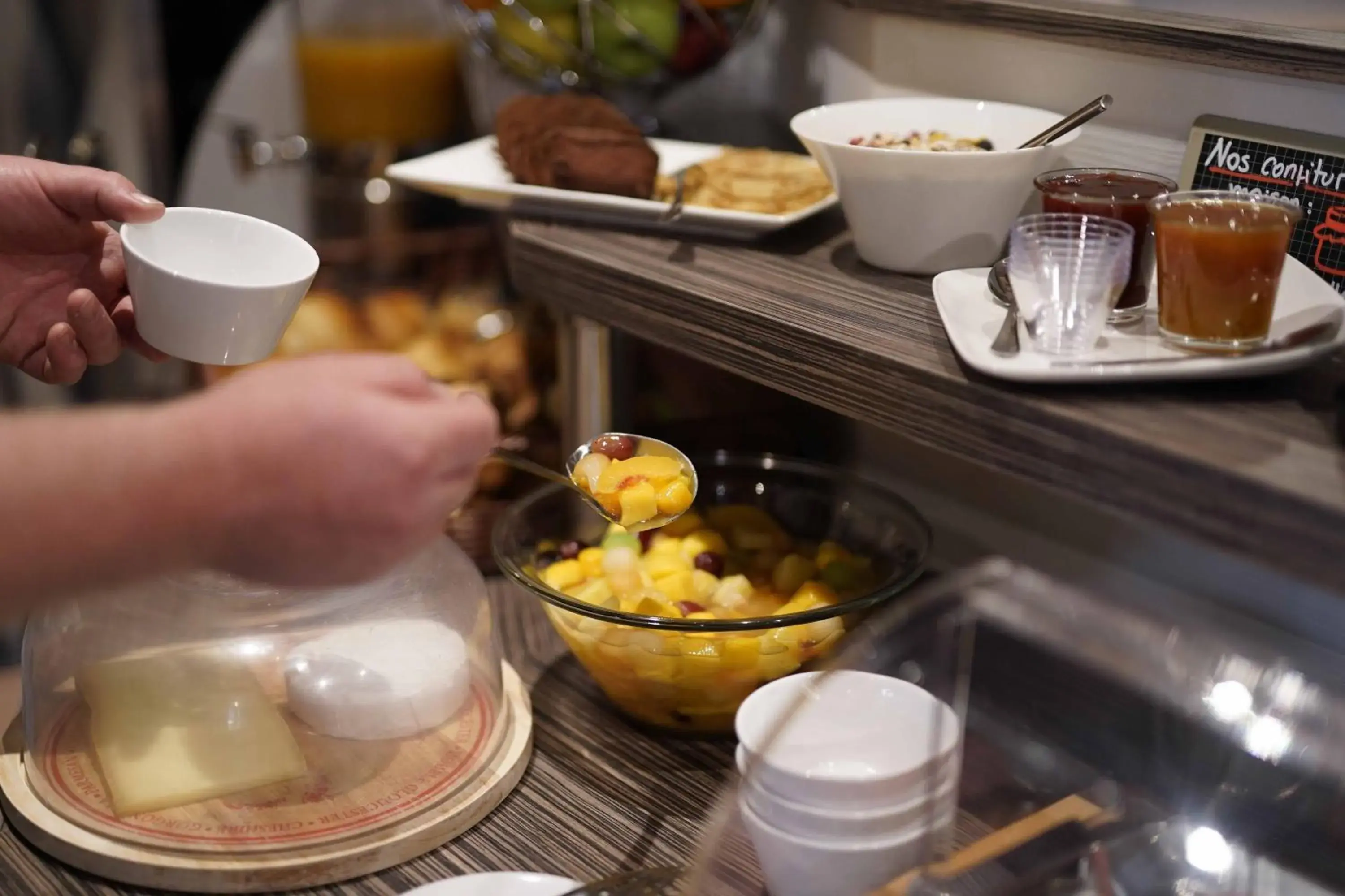 Buffet breakfast in Cit'Hotel La Résidence Buffet breakfast in Cit'Hotel La Résidence