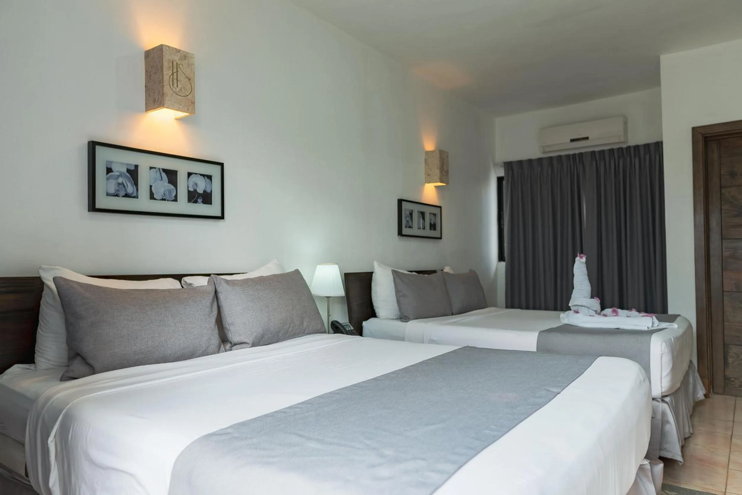 Bedroom, Bed in Hotel Silvestre