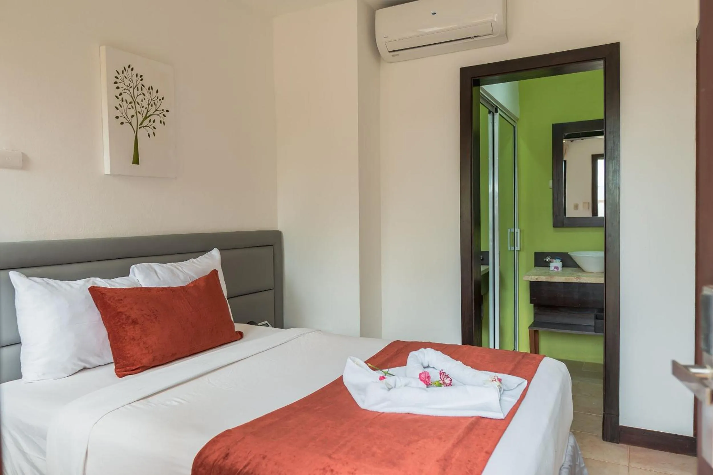 Property building, Bed in Hotel Silvestre