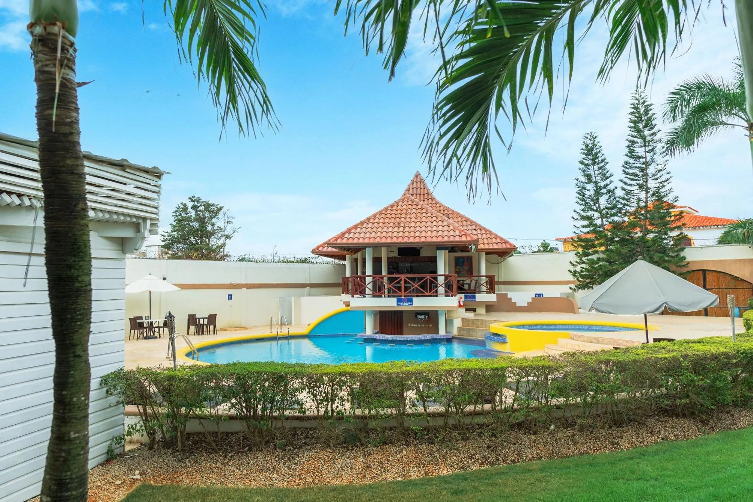 Pool view in Hotel Silvestre