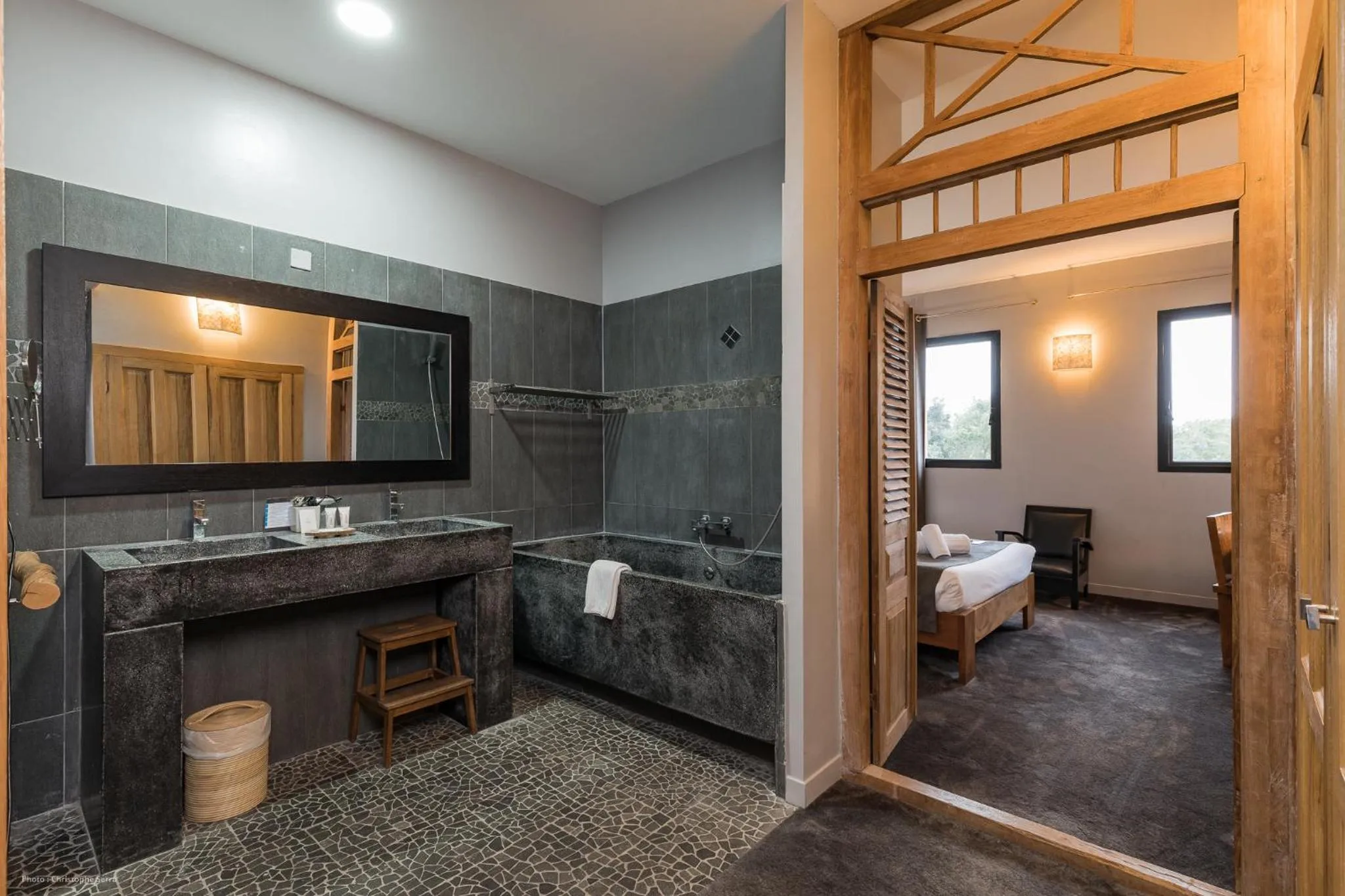 Bathroom in Hotel restaurant Spa Disini Montpellier Est, The Originals Relais