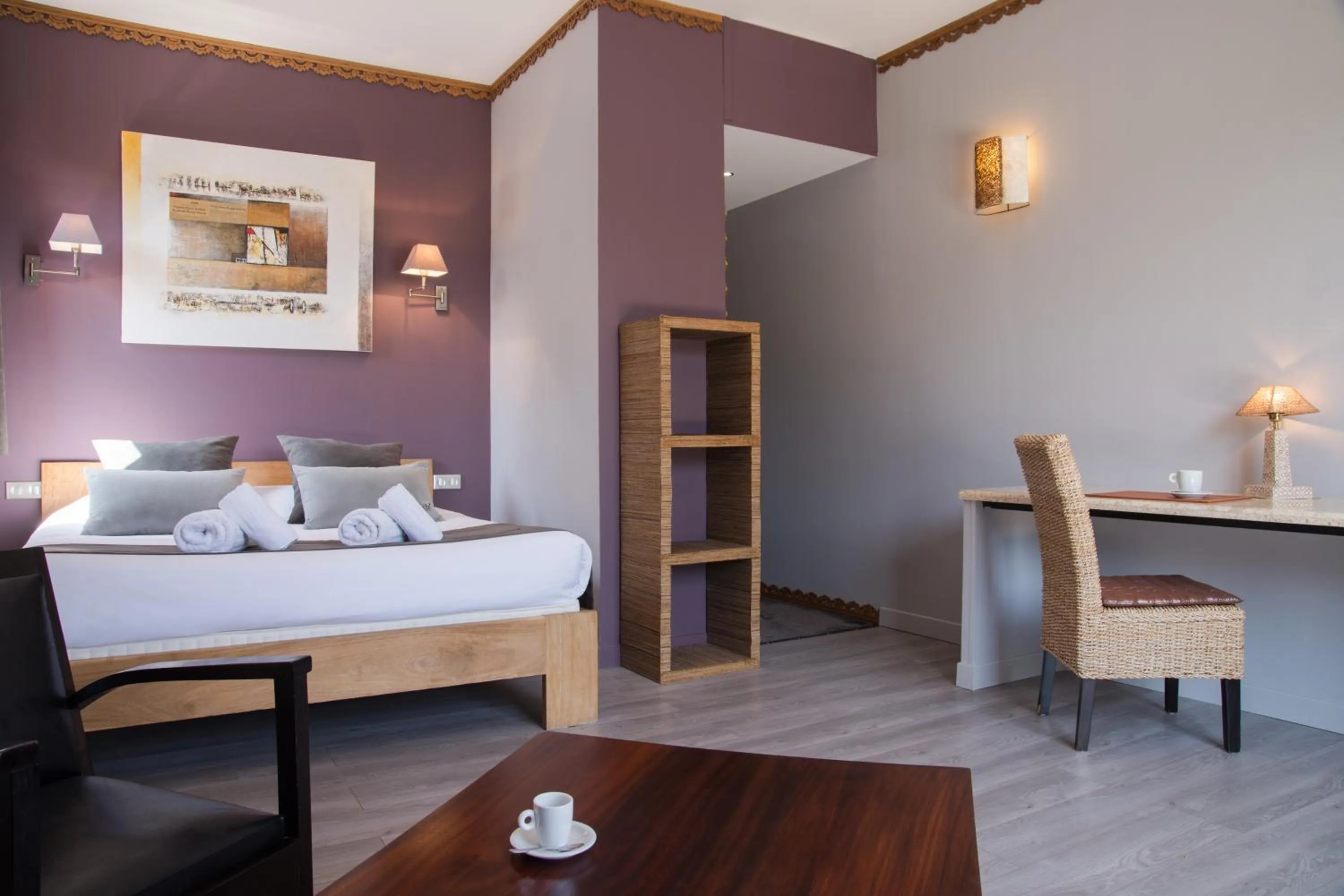 Bed in Hotel restaurant Spa Disini Montpellier Est, The Originals Relais