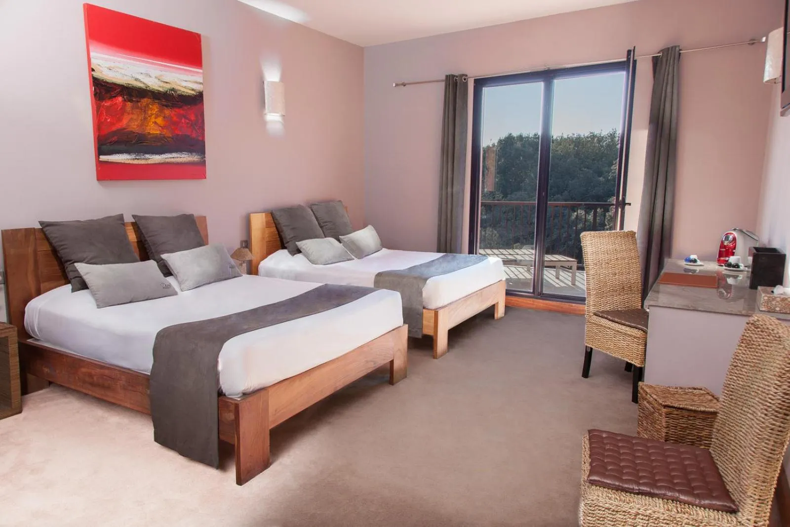 Bed in Hotel restaurant Spa Disini Montpellier Est, The Originals Relais