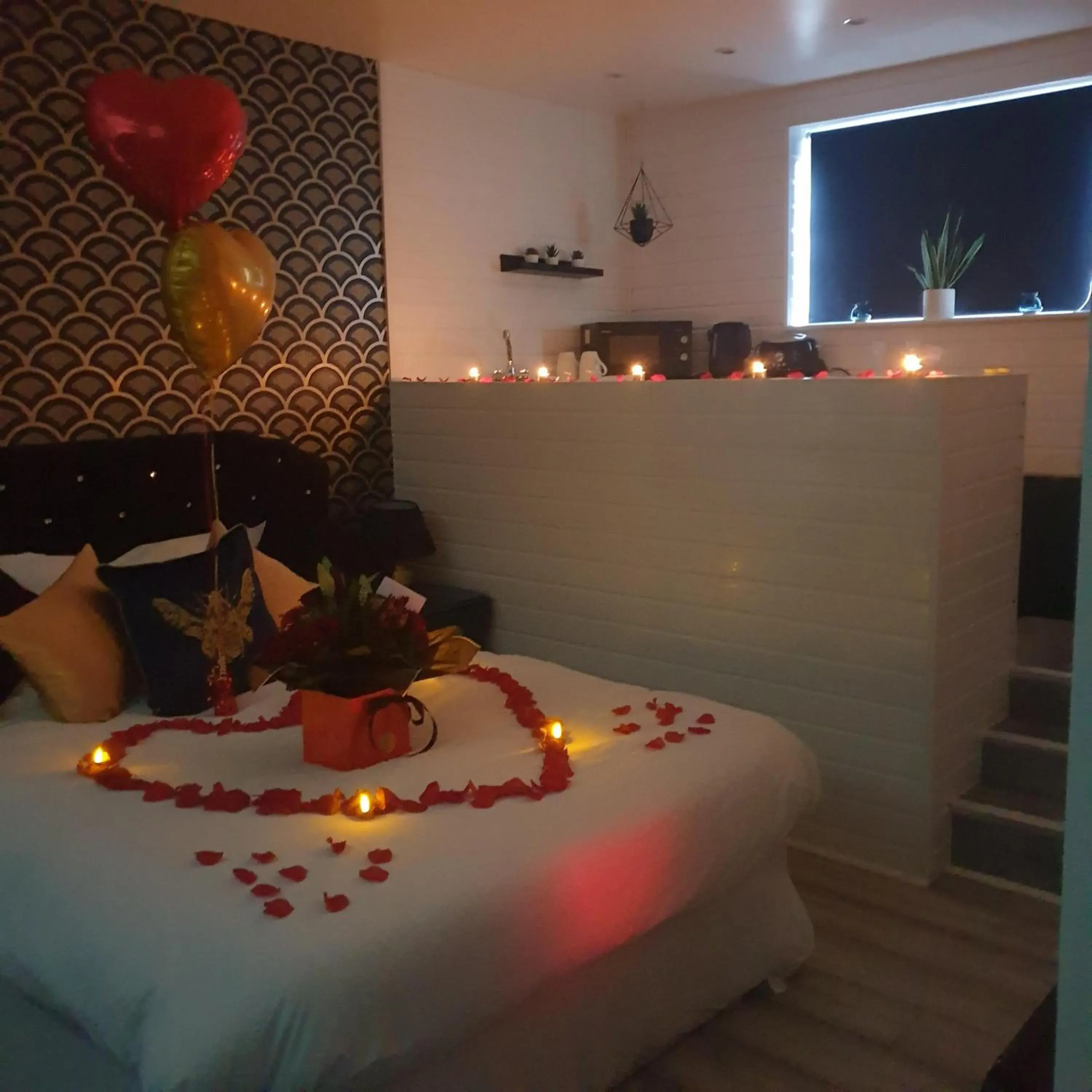 Bedroom, Bed in The Mayfair Lodge & Family Suite Bedroom, Bed in The Mayfair Lodge & Family Suite